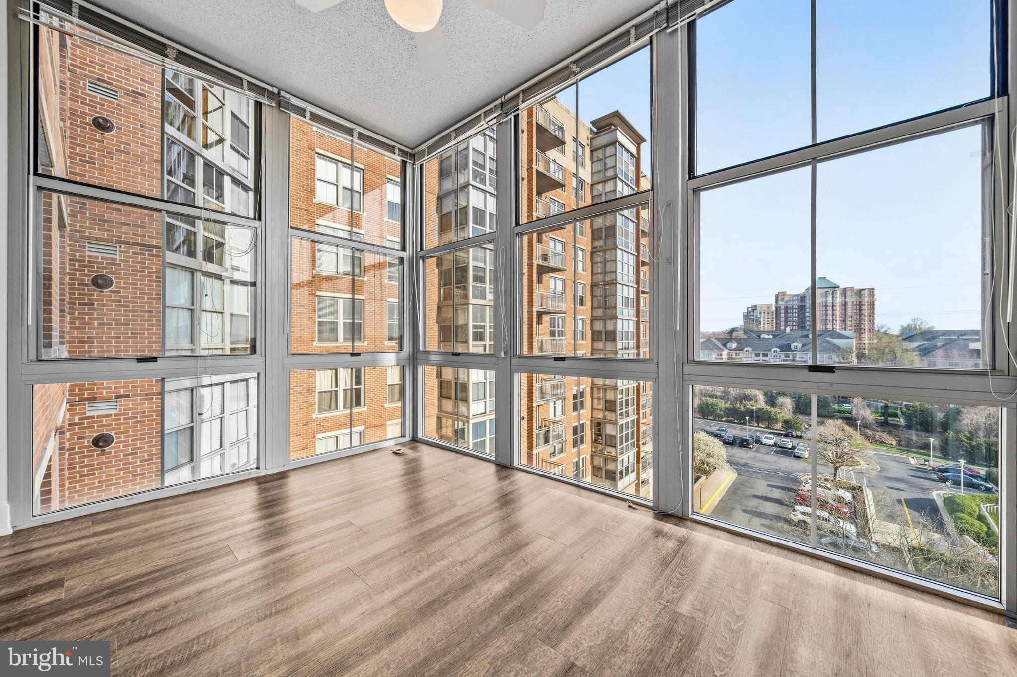 CARLTON HOUSE - Residential