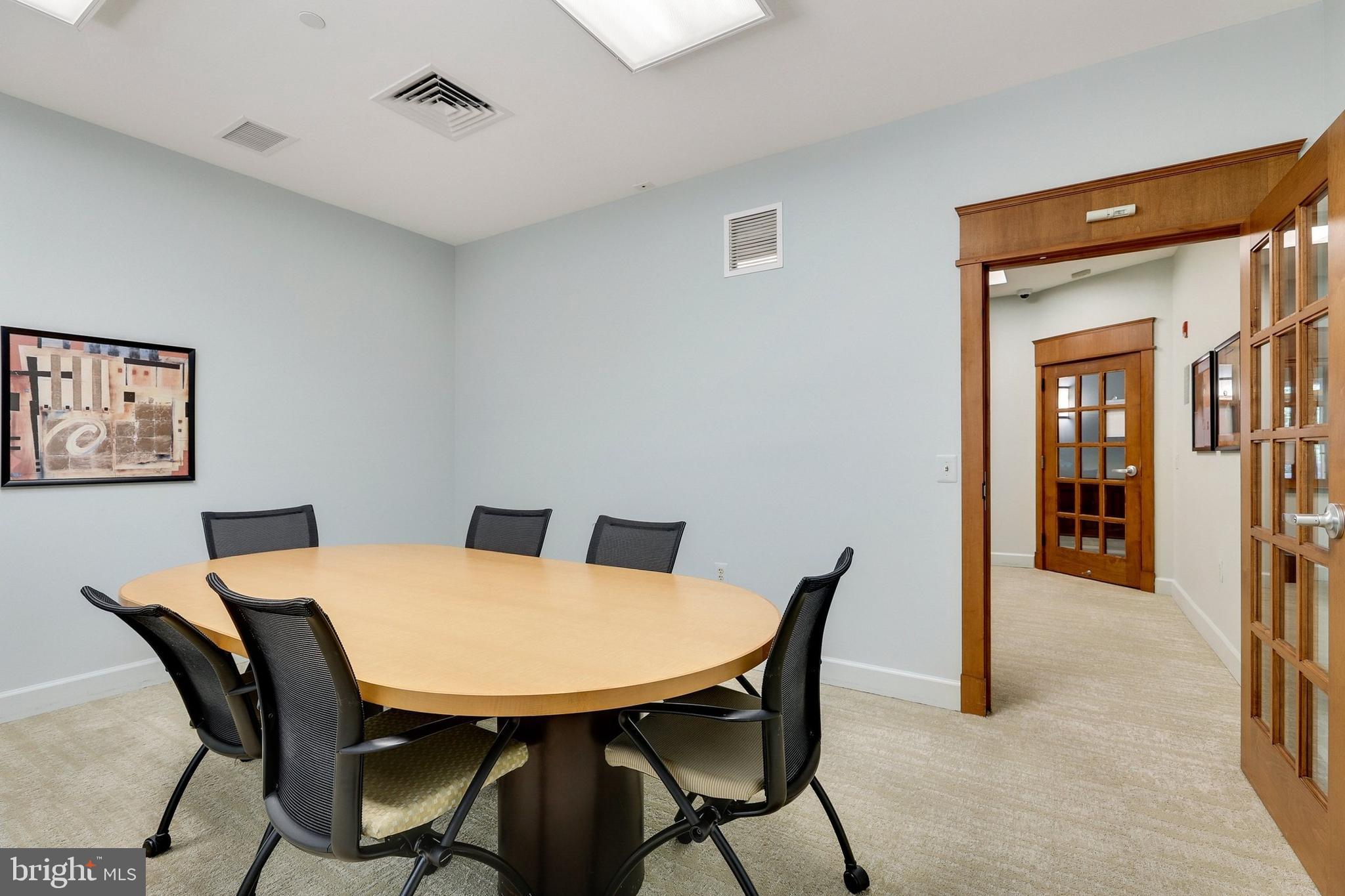 CARLTON HOUSE - Residential