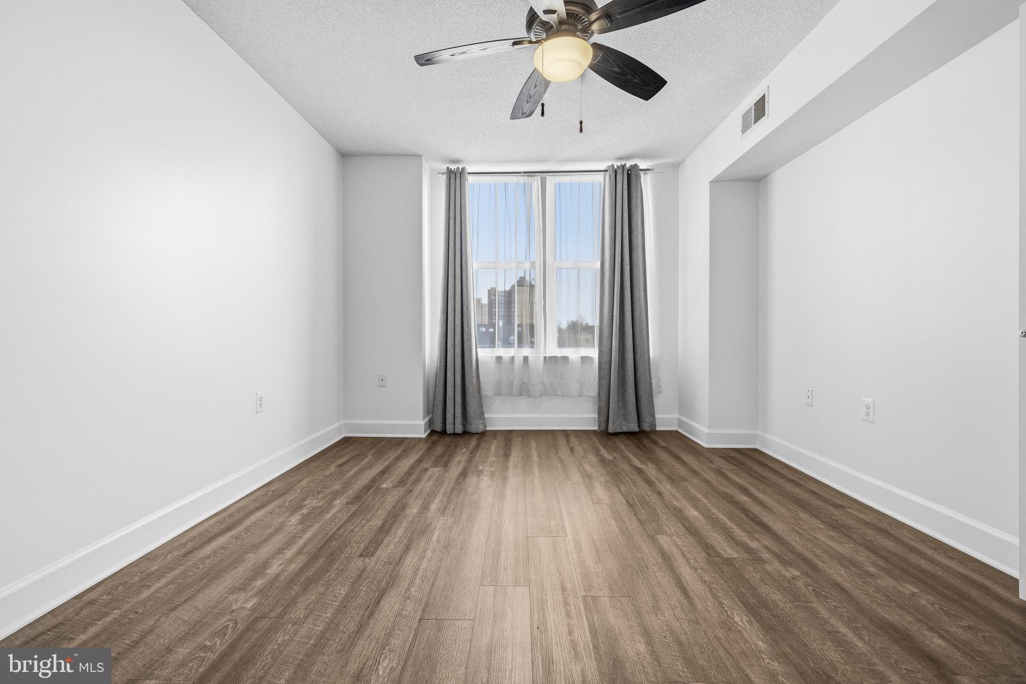 CARLTON HOUSE - Residential