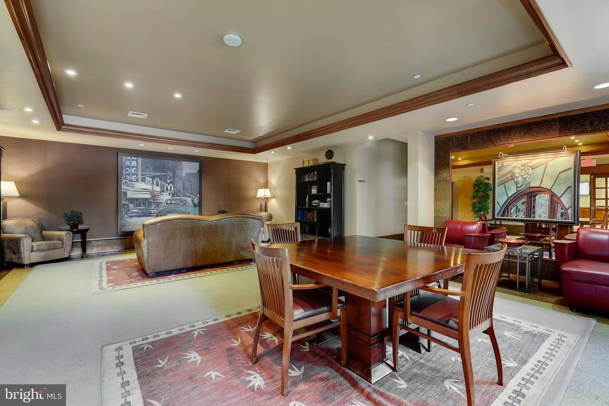 CARLTON HOUSE - Residential