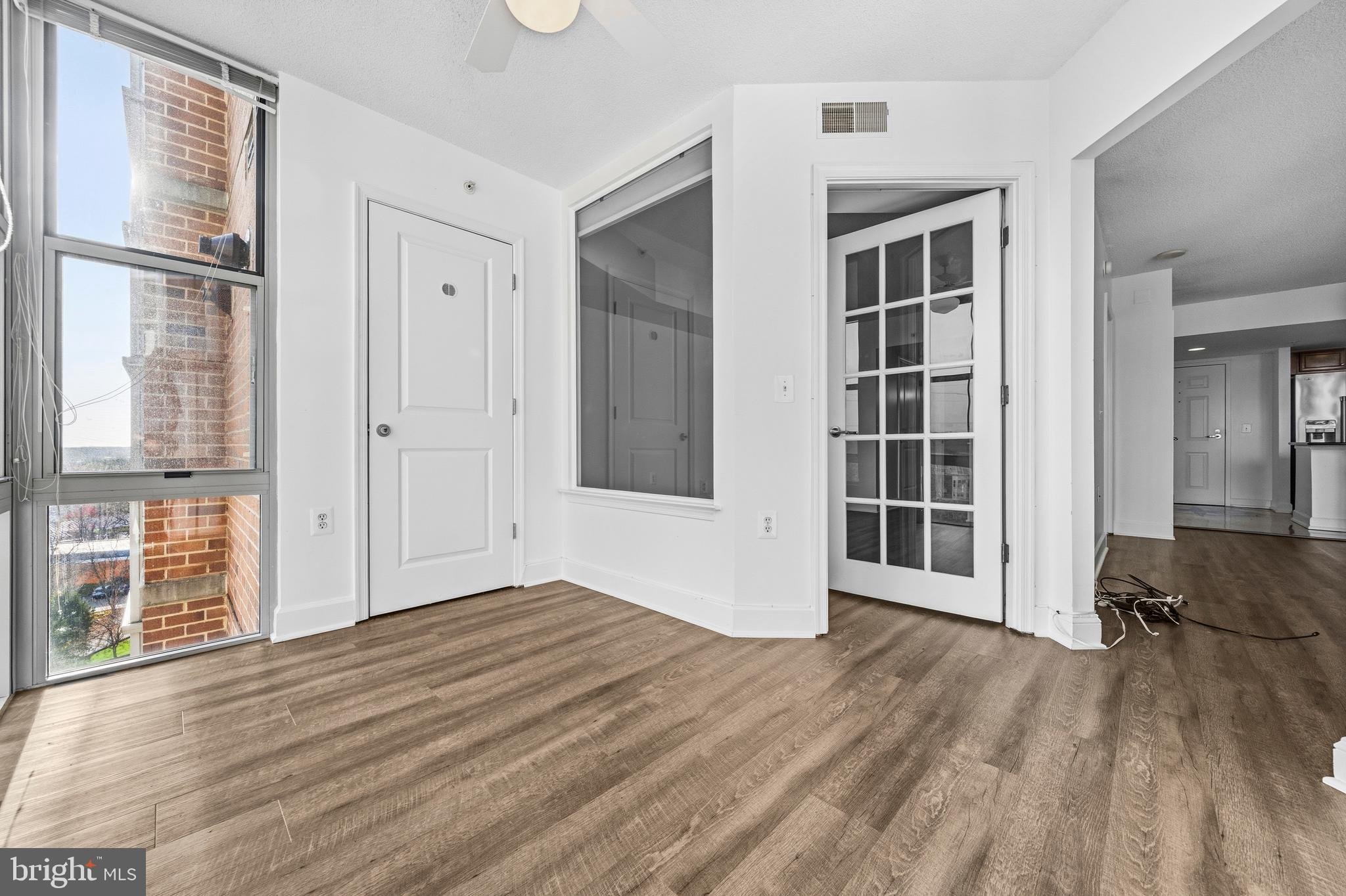 CARLTON HOUSE - Residential