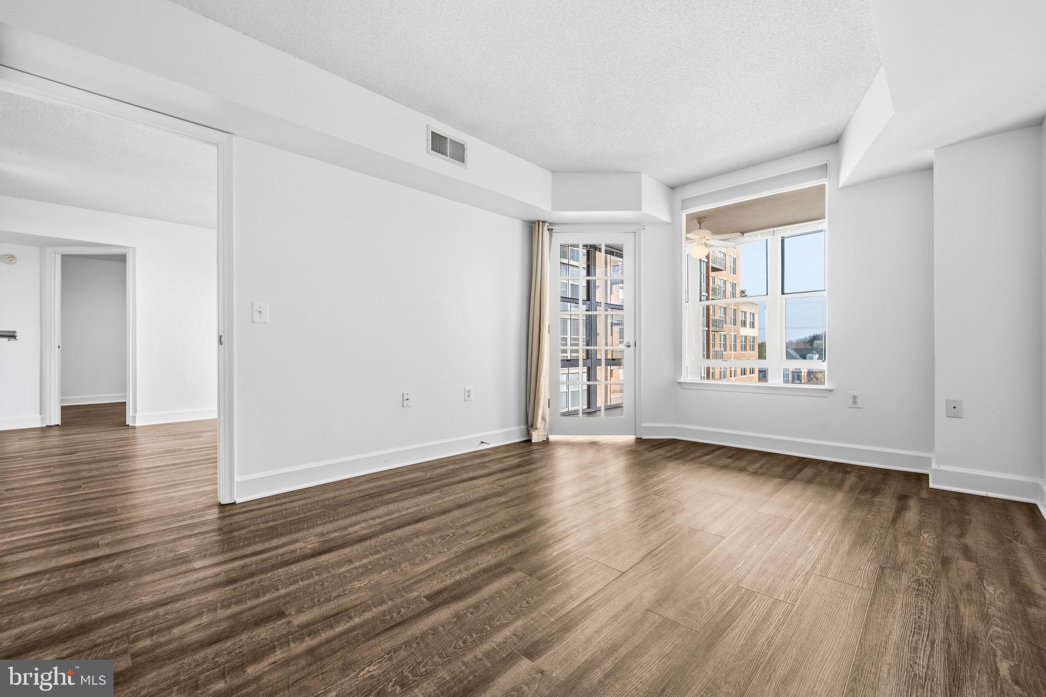 CARLTON HOUSE - Residential