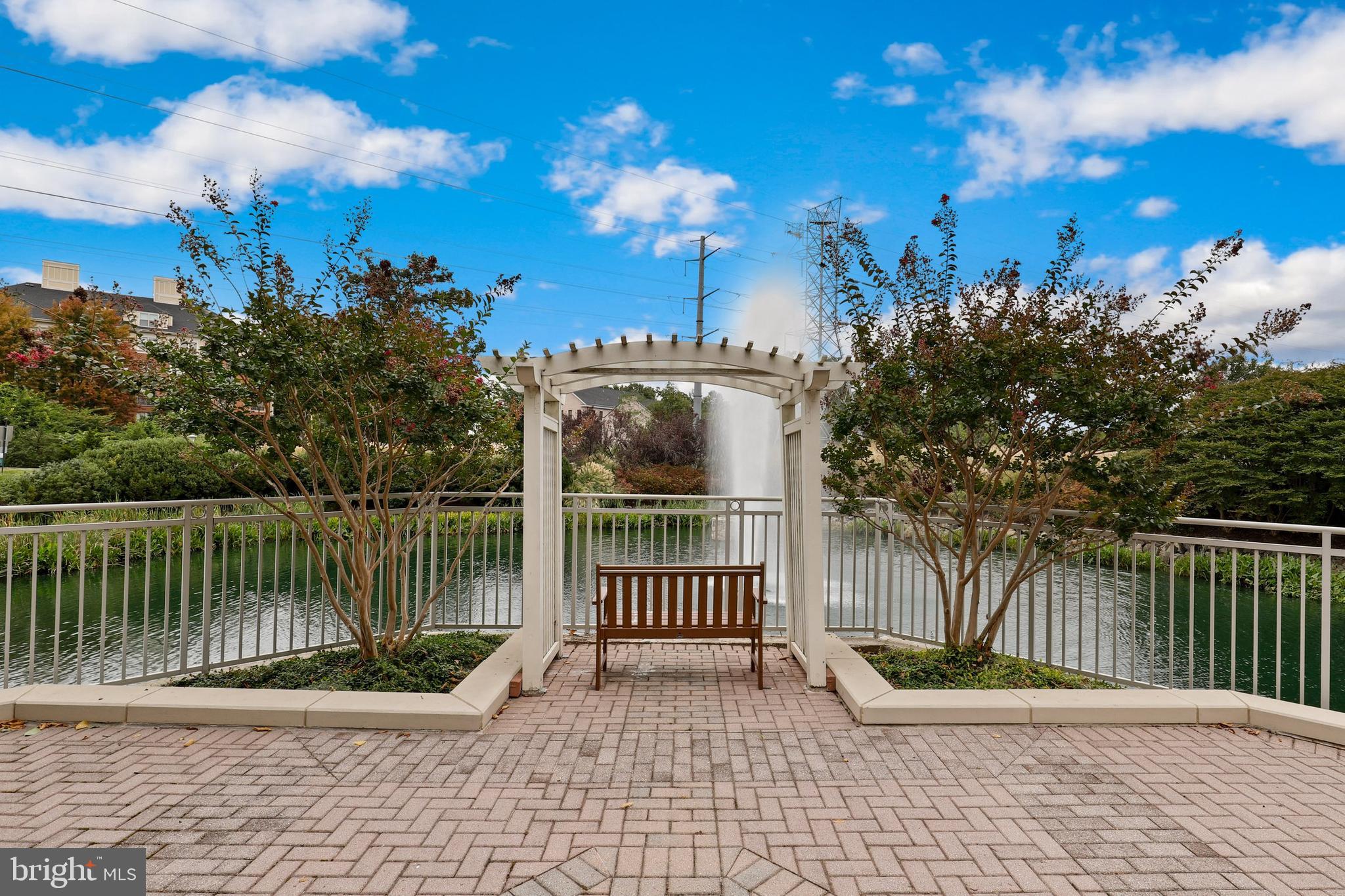 CARLTON HOUSE - Residential