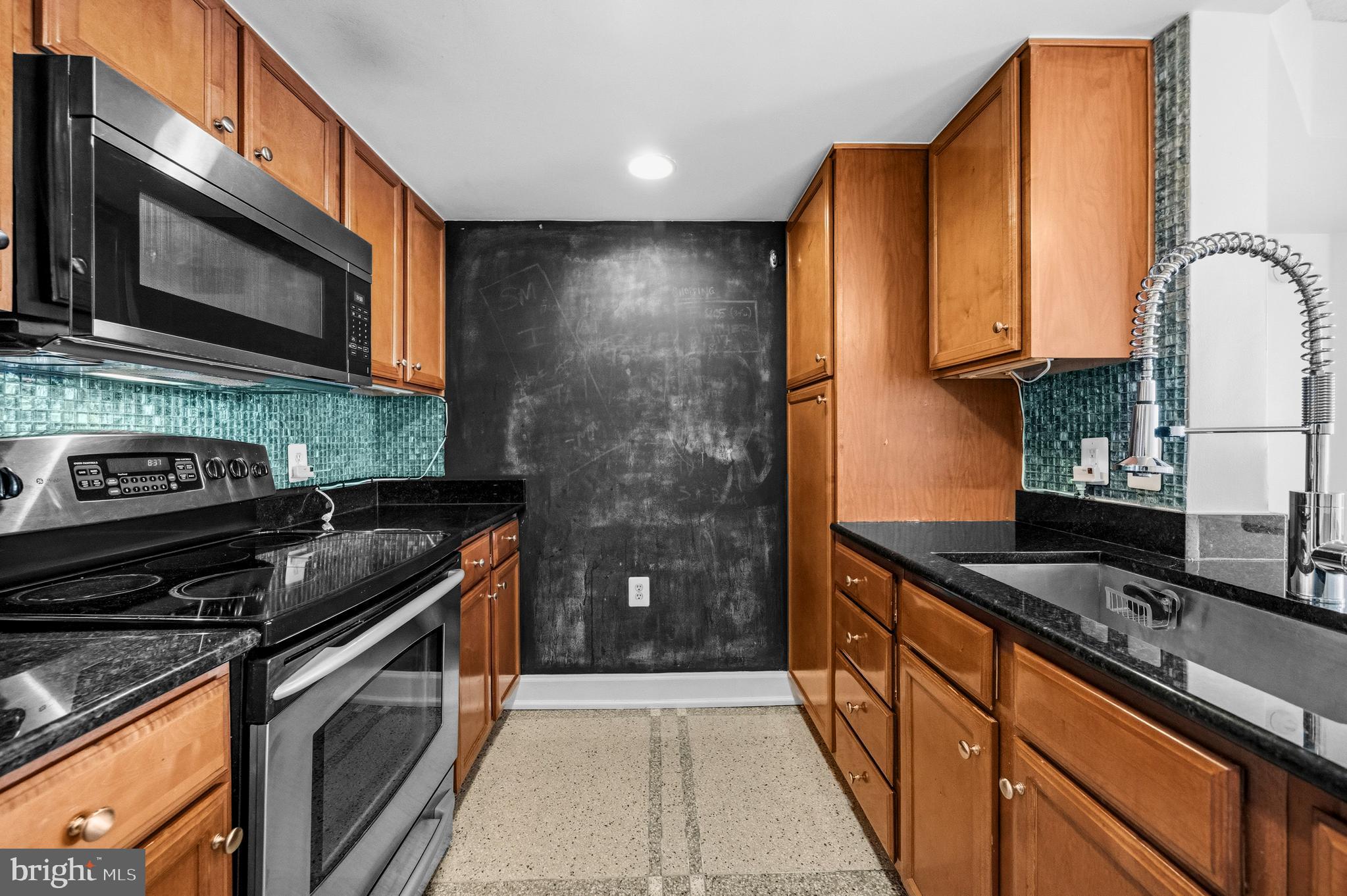 CARLTON HOUSE - Residential