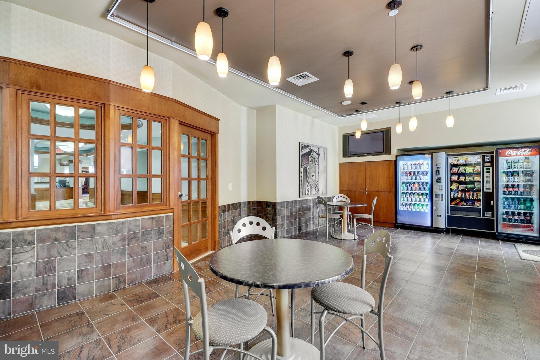 CARLTON HOUSE - Residential