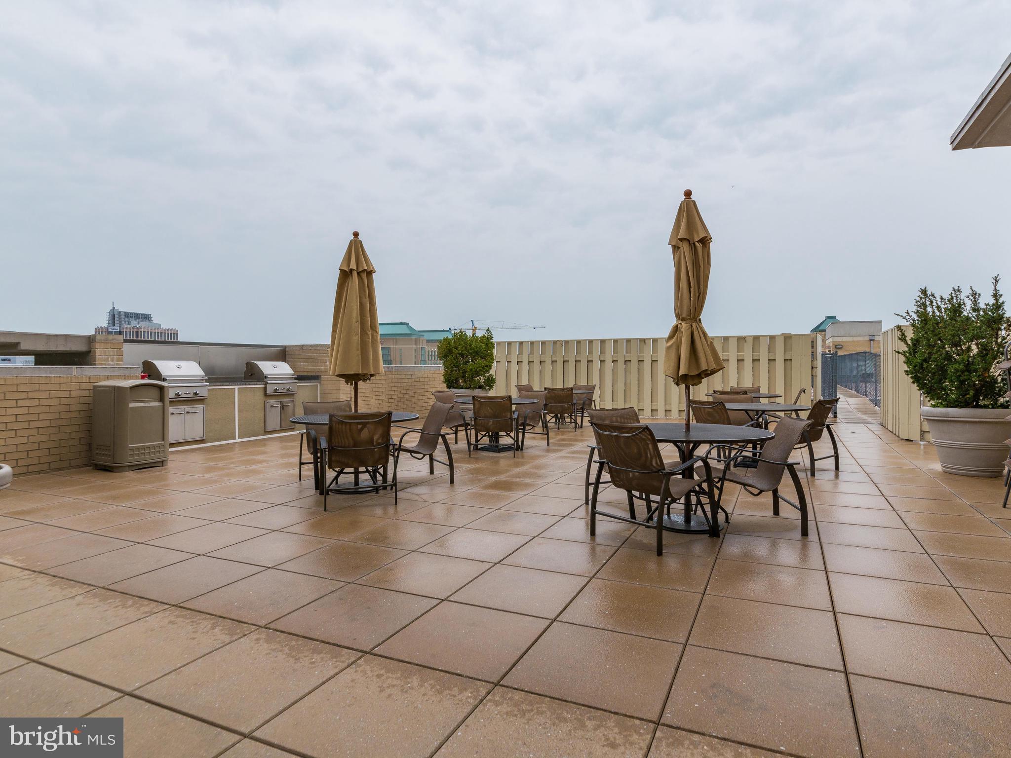 CARLTON HOUSE - Residential