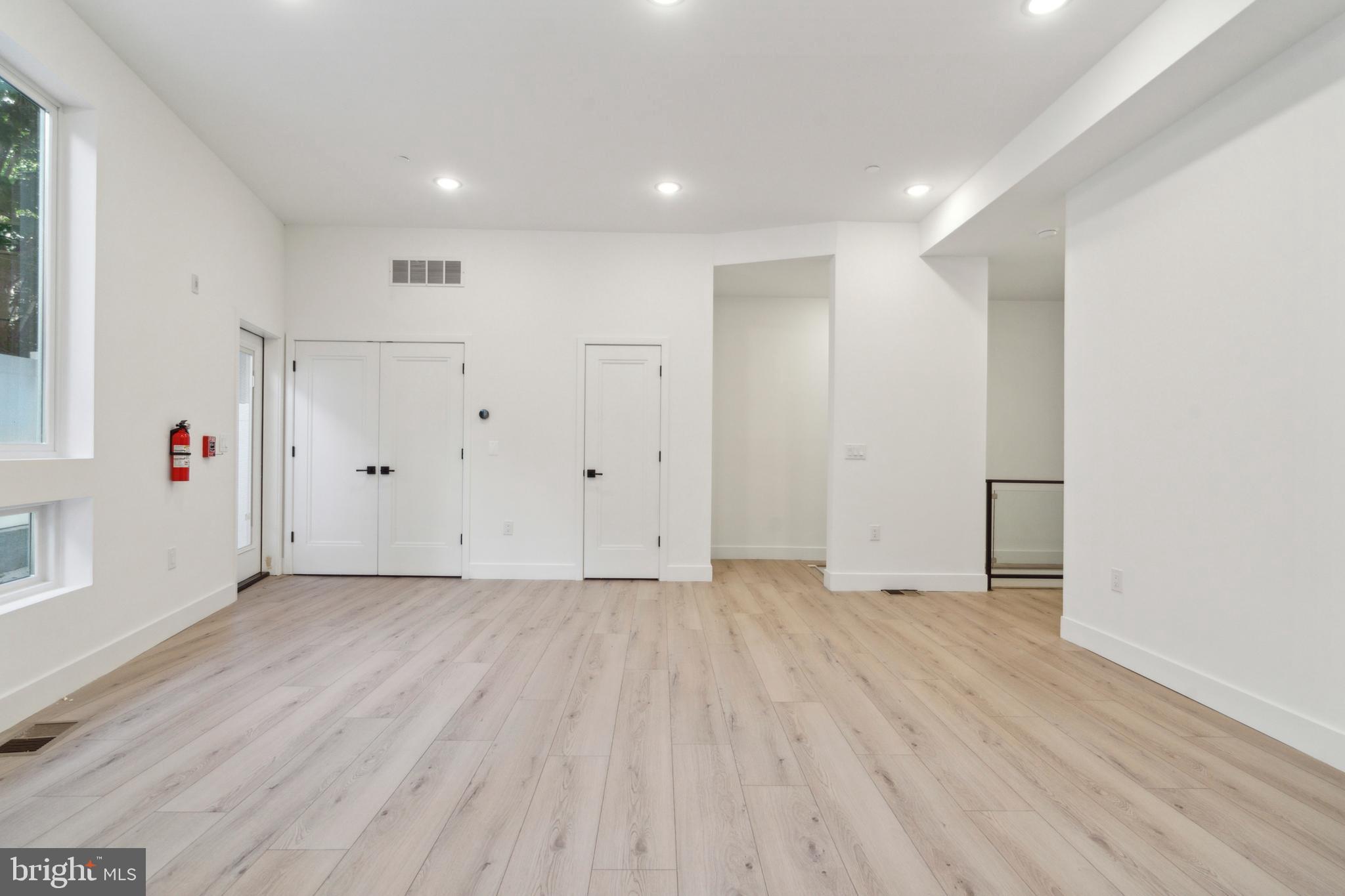 POINT BREEZE - Residential Lease