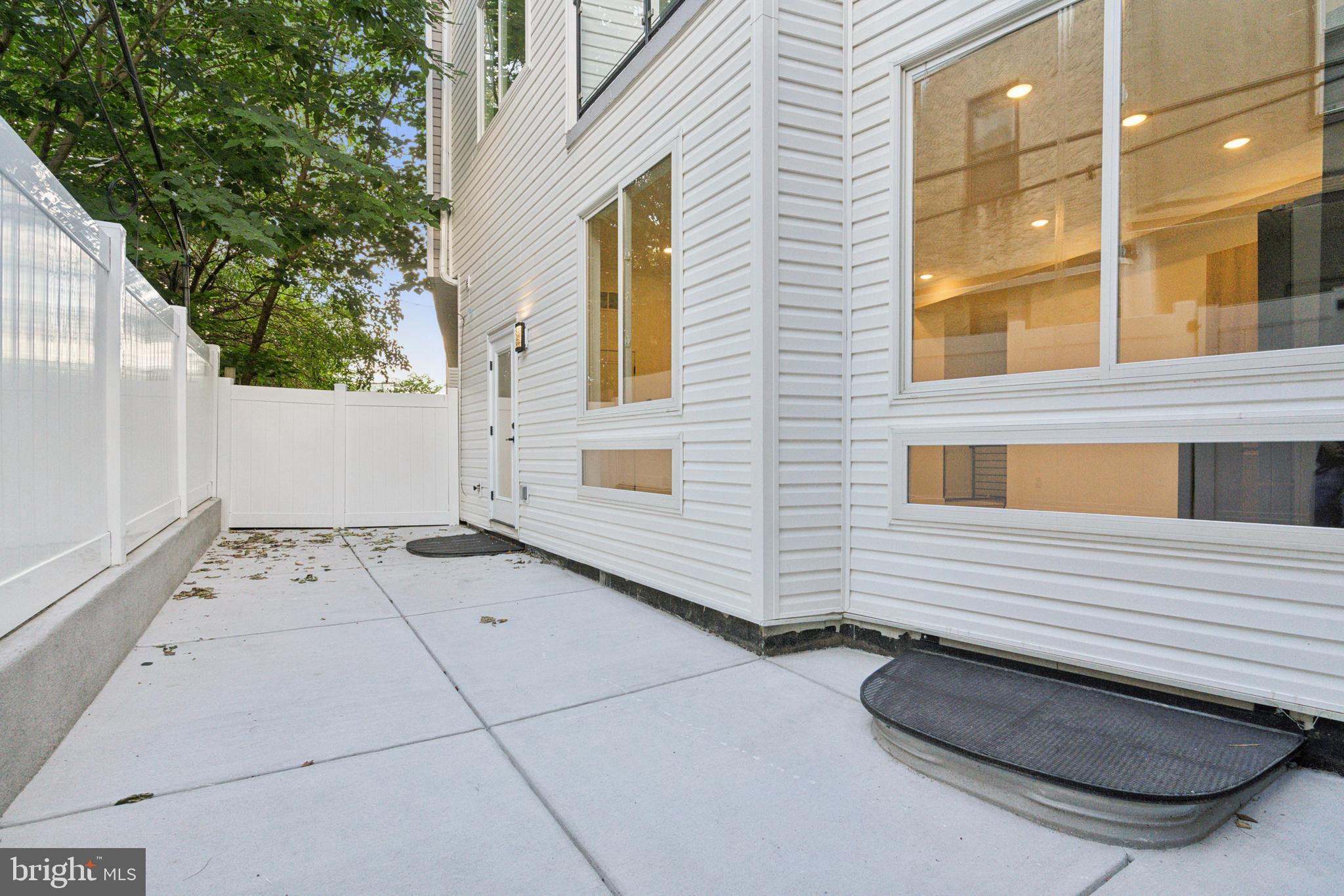 POINT BREEZE - Residential Lease