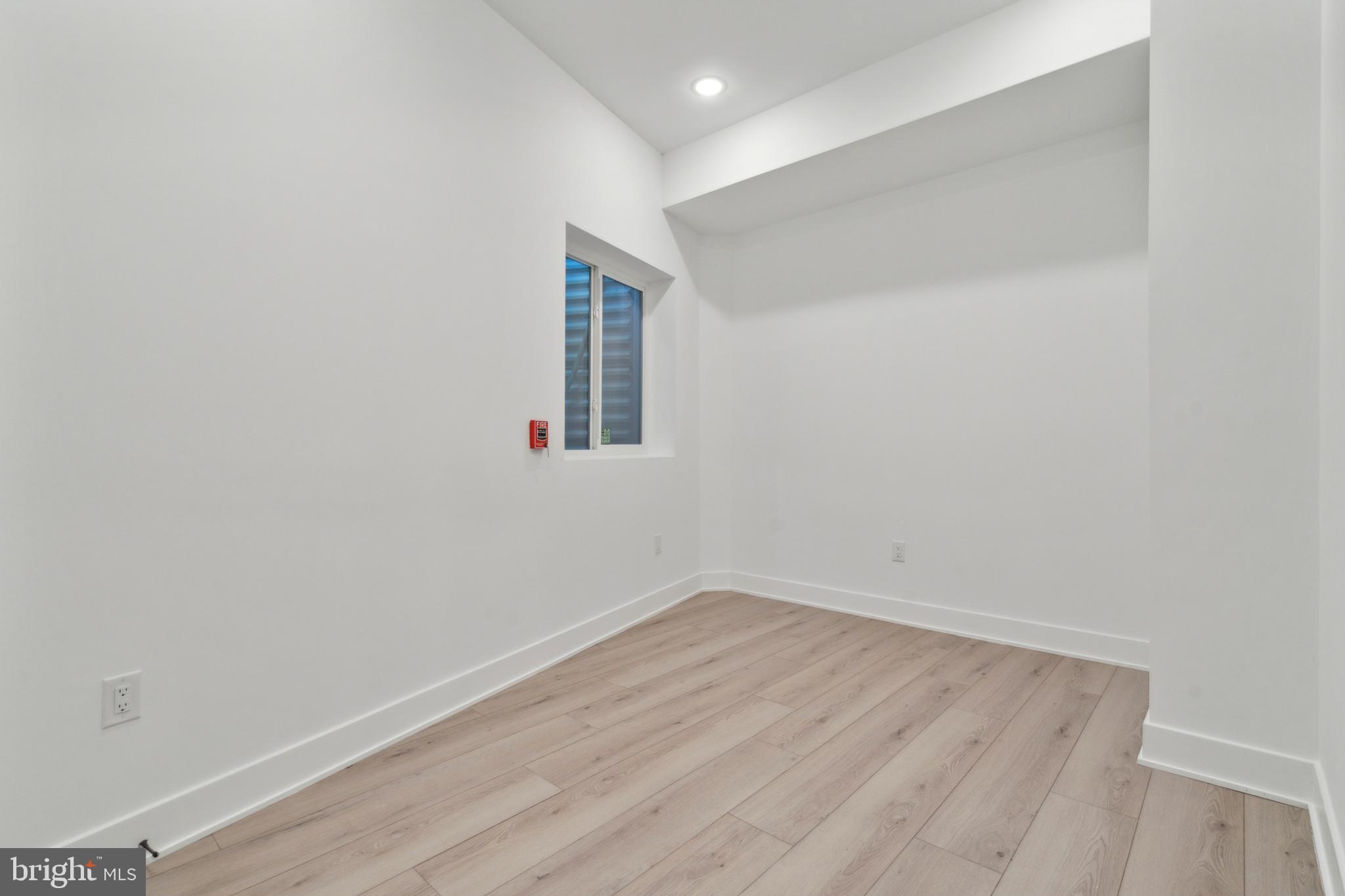 POINT BREEZE - Residential Lease