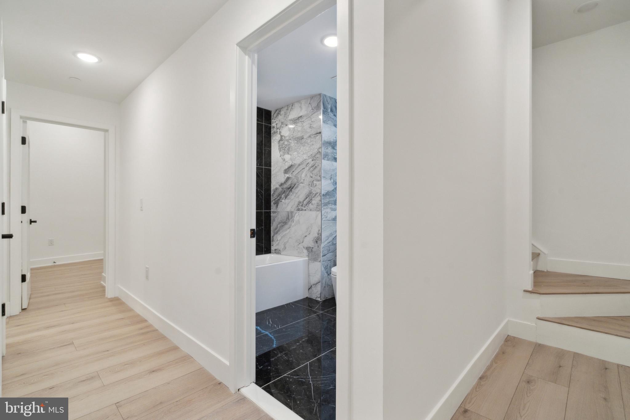 POINT BREEZE - Residential Lease