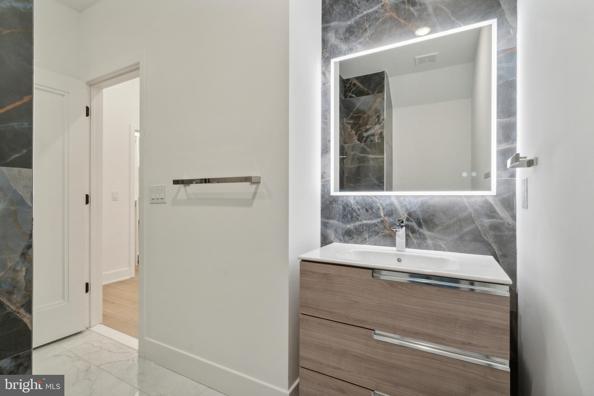 POINT BREEZE - Residential Lease