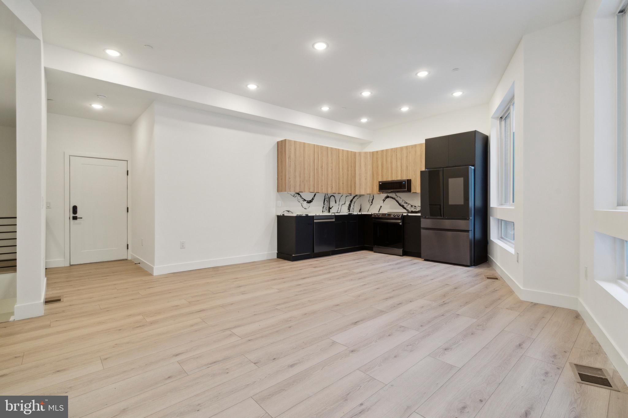 POINT BREEZE - Residential Lease