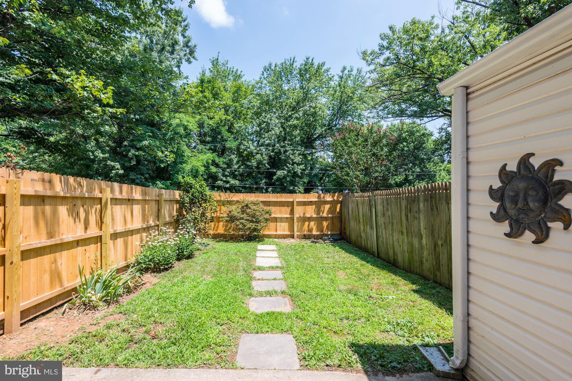 ROCK SPRING - Residential Lease