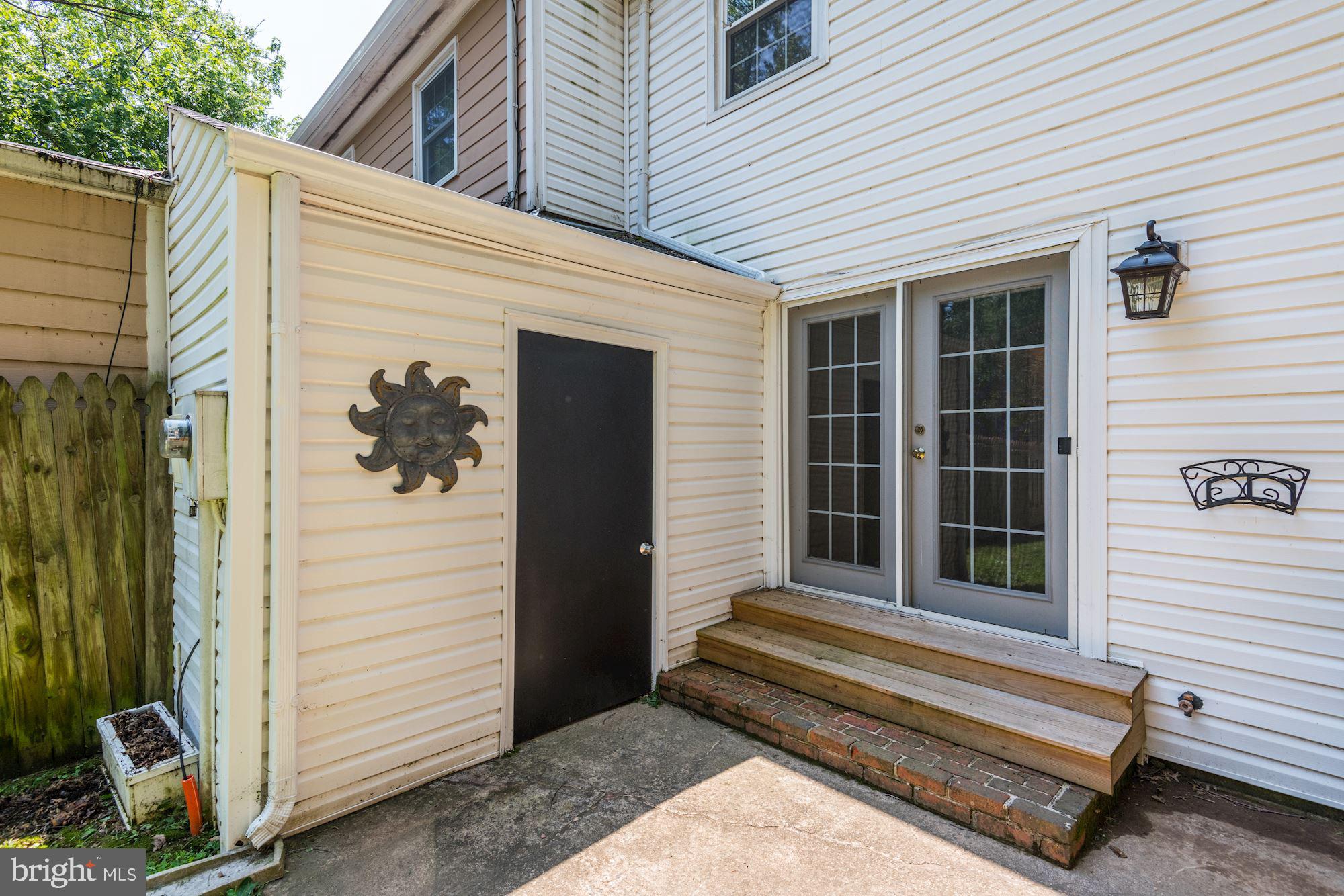 ROCK SPRING - Residential Lease