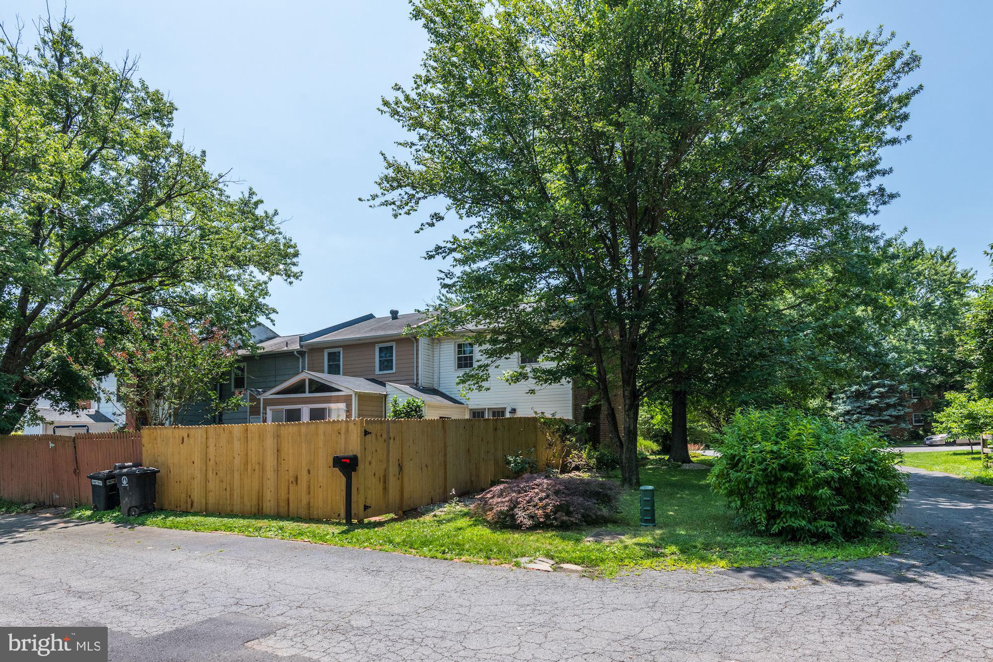 ROCK SPRING - Residential Lease