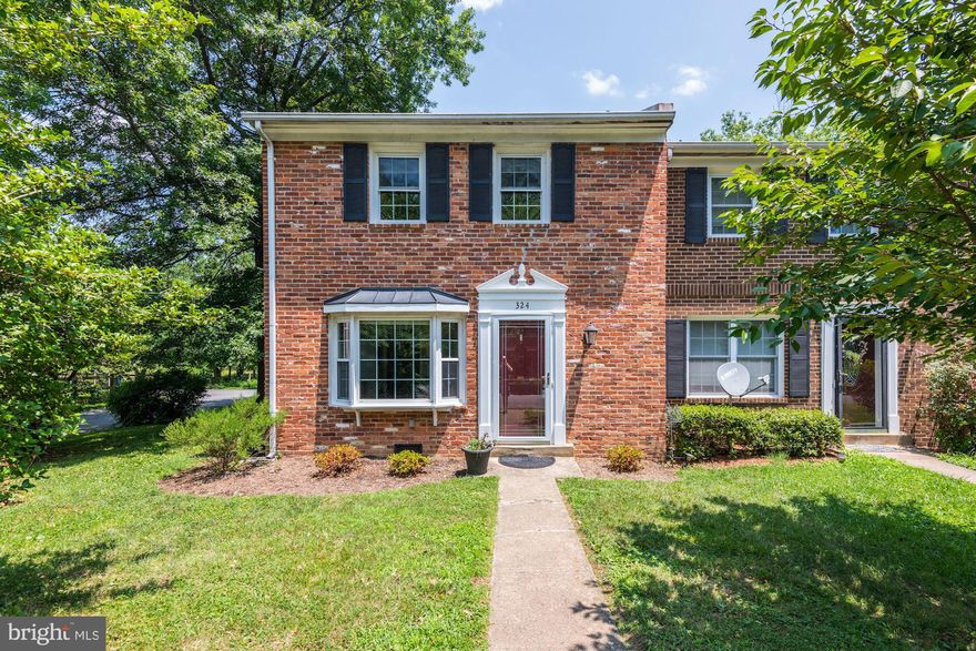 Come see this beautiful rental, walking distance to downtown Leesburg. This spacious 3 bedroom end unit townhouse is newly renovated with a gorgeous backyard. This open concept home provides great living space that includes a wood burning fireplace!
