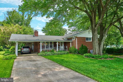 4757 Pomponio Place, Annandale, VA MLS: VAFX2246302