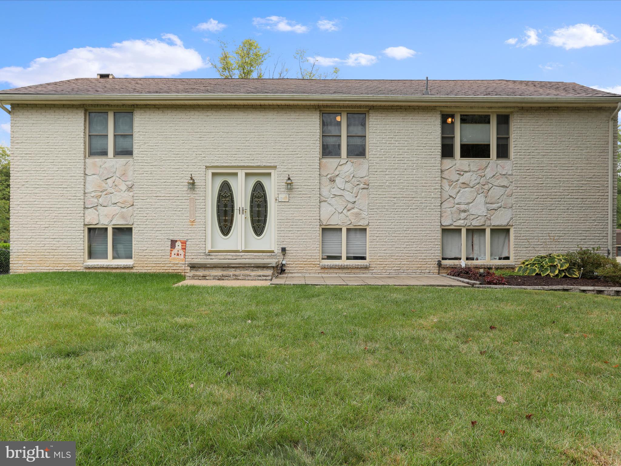 VAN LEAR MANOR - Residential