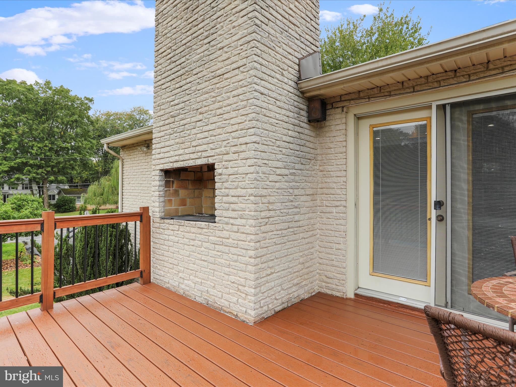 VAN LEAR MANOR - Residential