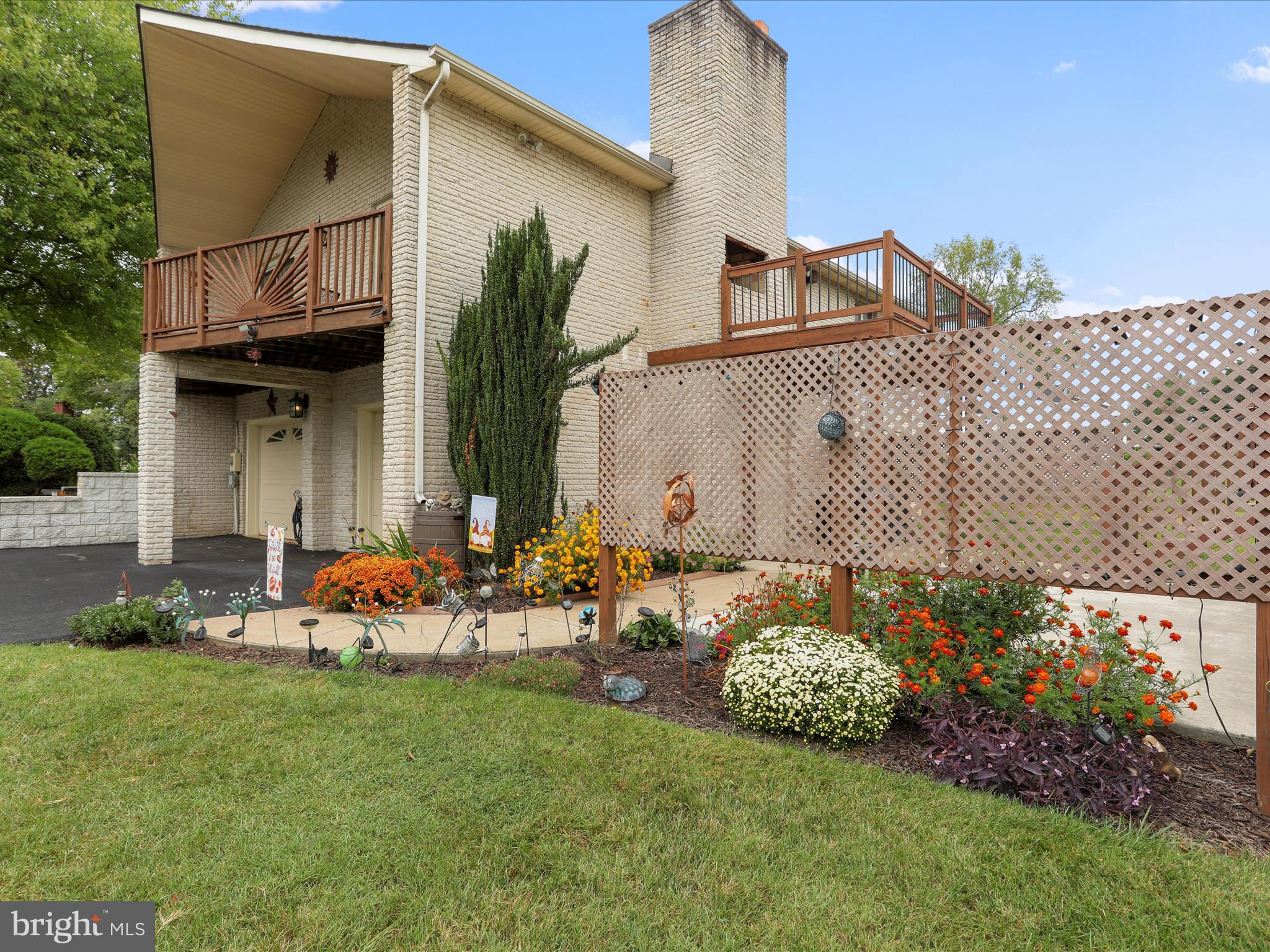 VAN LEAR MANOR - Residential