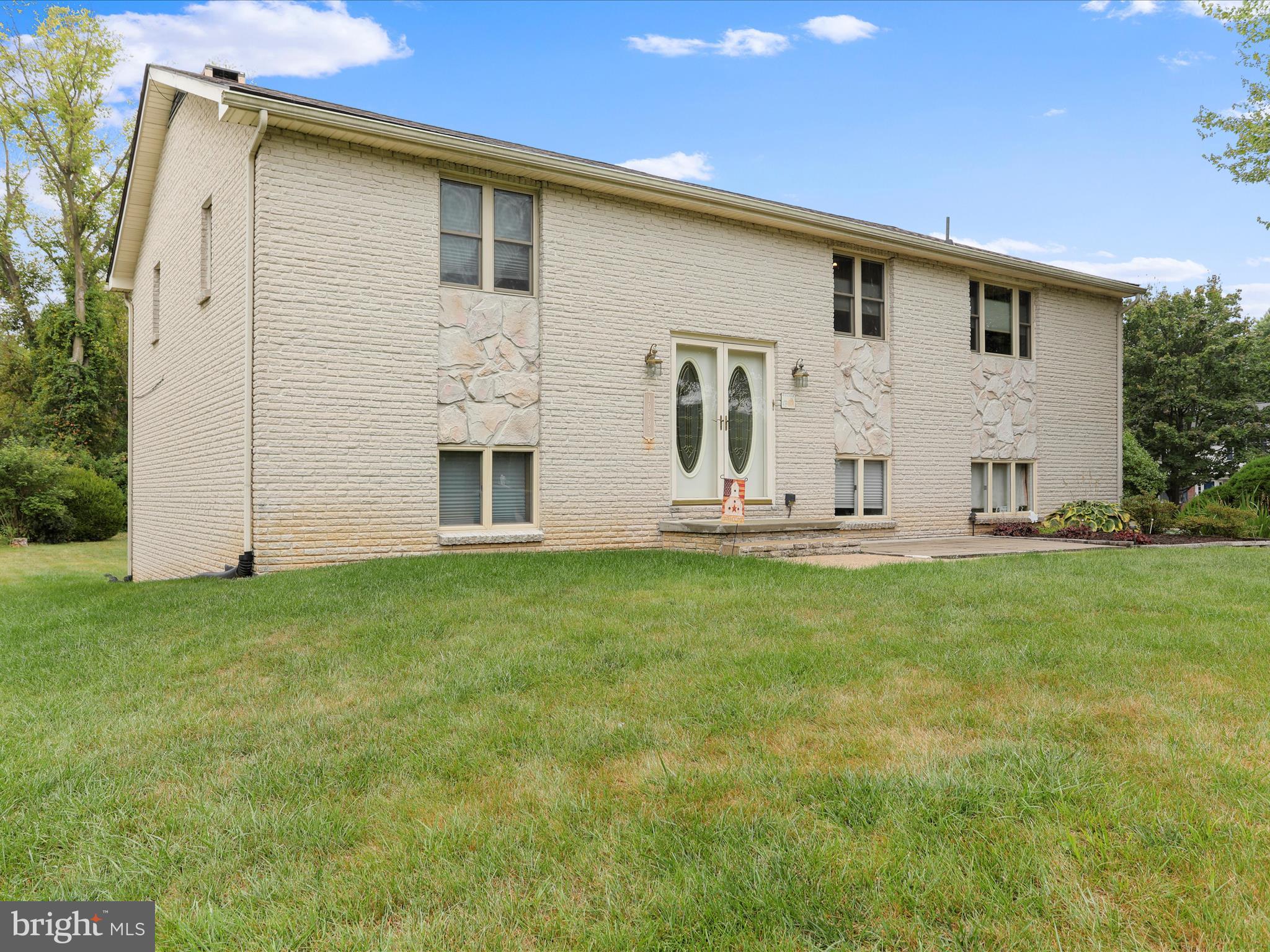 VAN LEAR MANOR - Residential