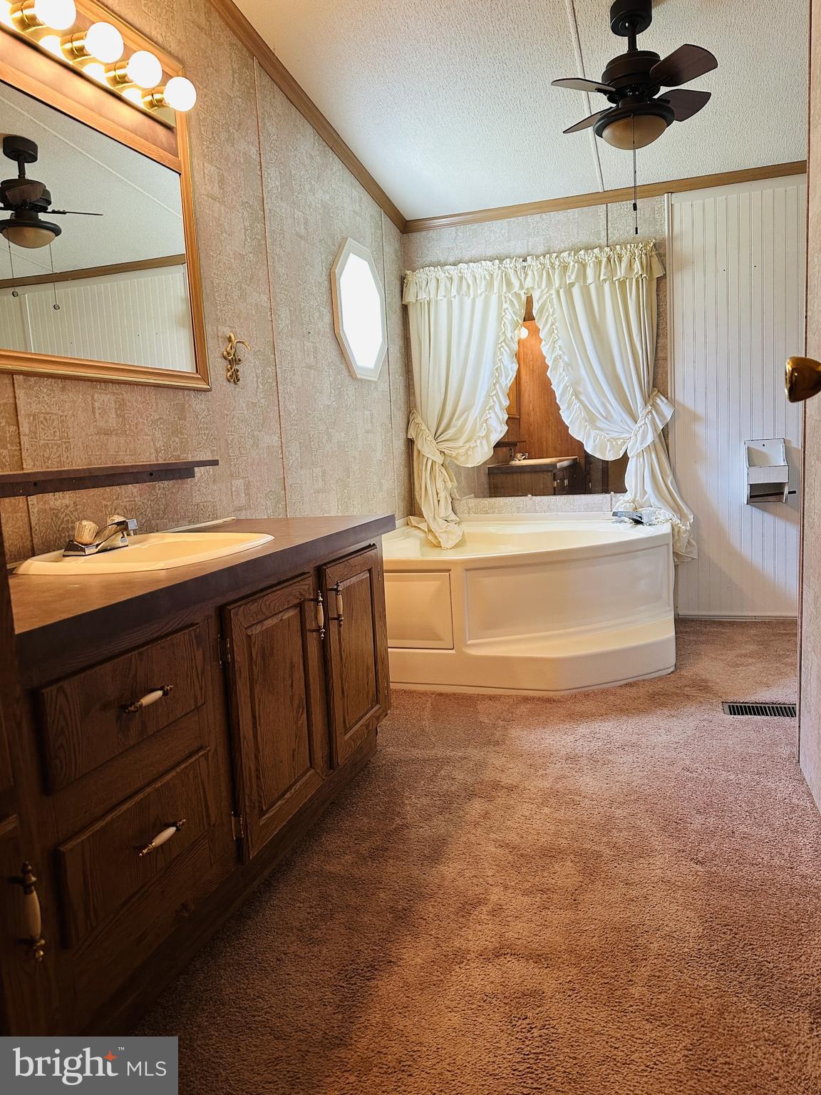 LAKESIDE PARK - Residential