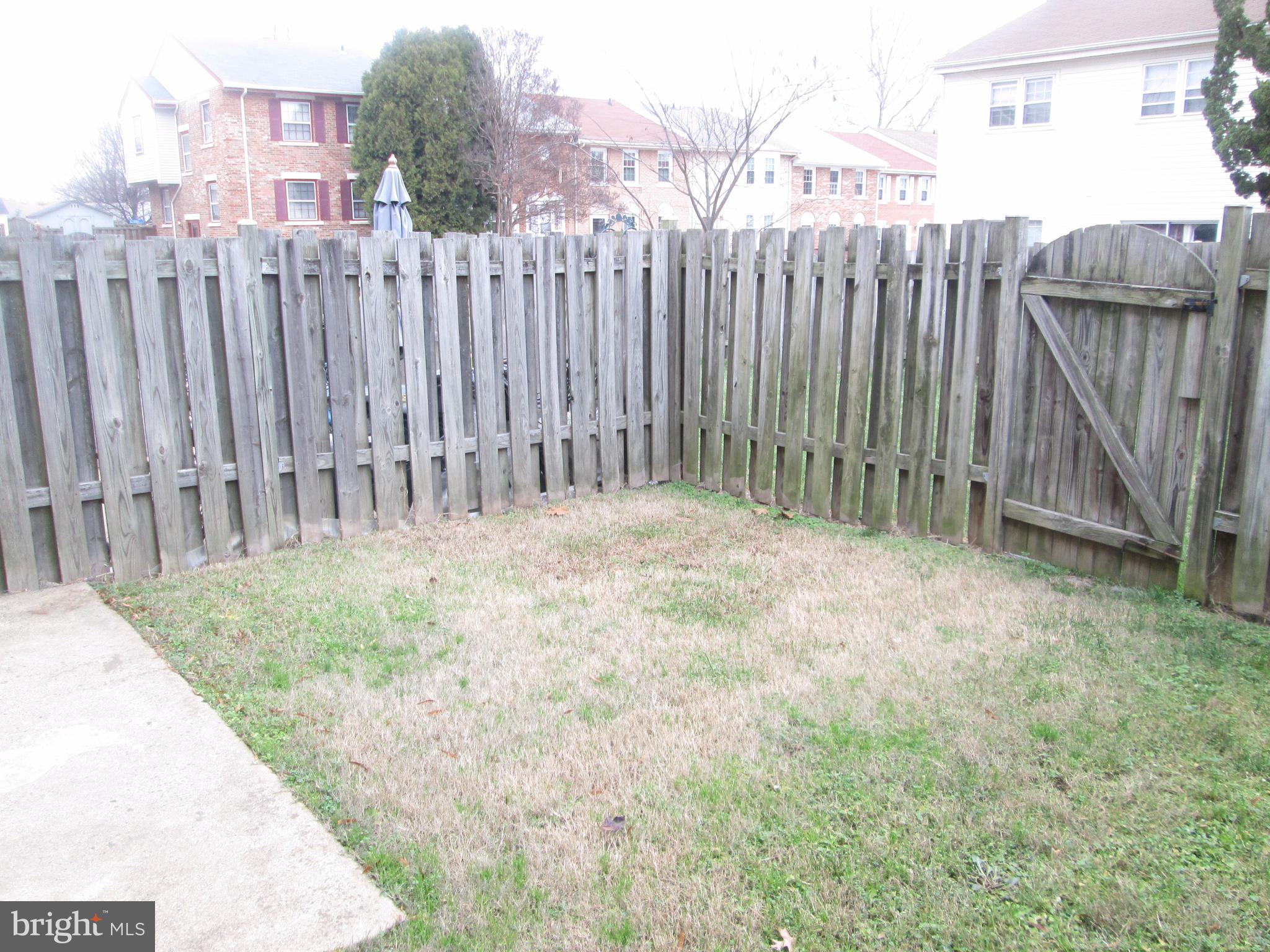 WILLIAMSBURG SQUARE - Residential Lease