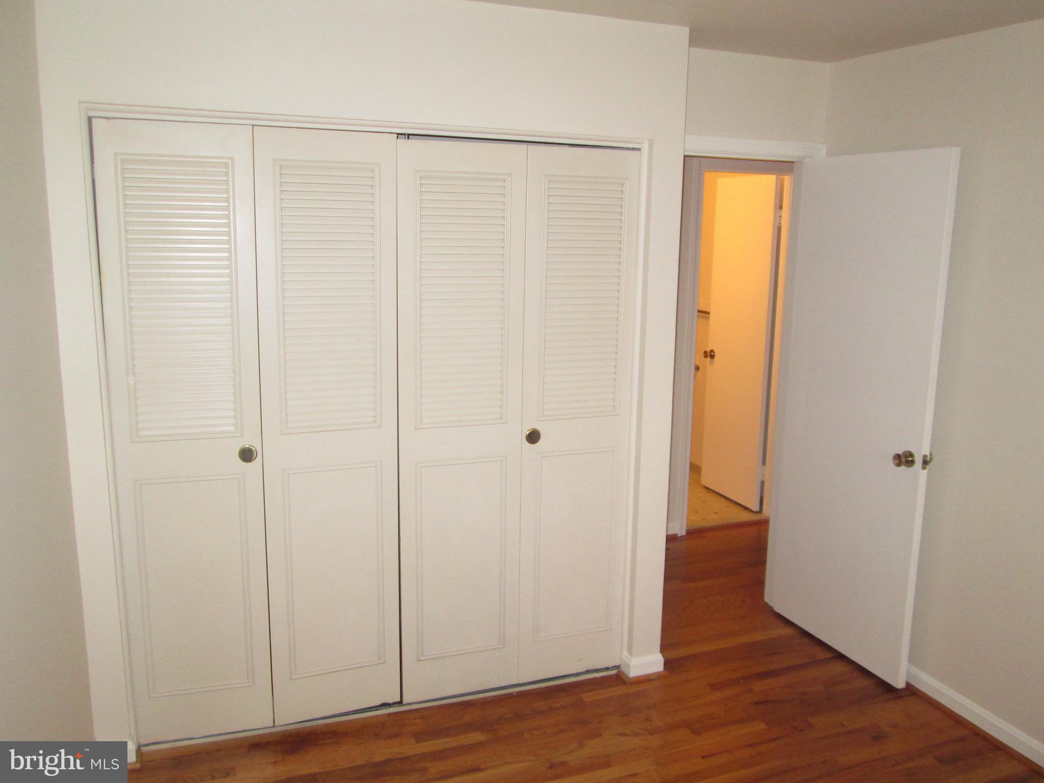 WILLIAMSBURG SQUARE - Residential Lease