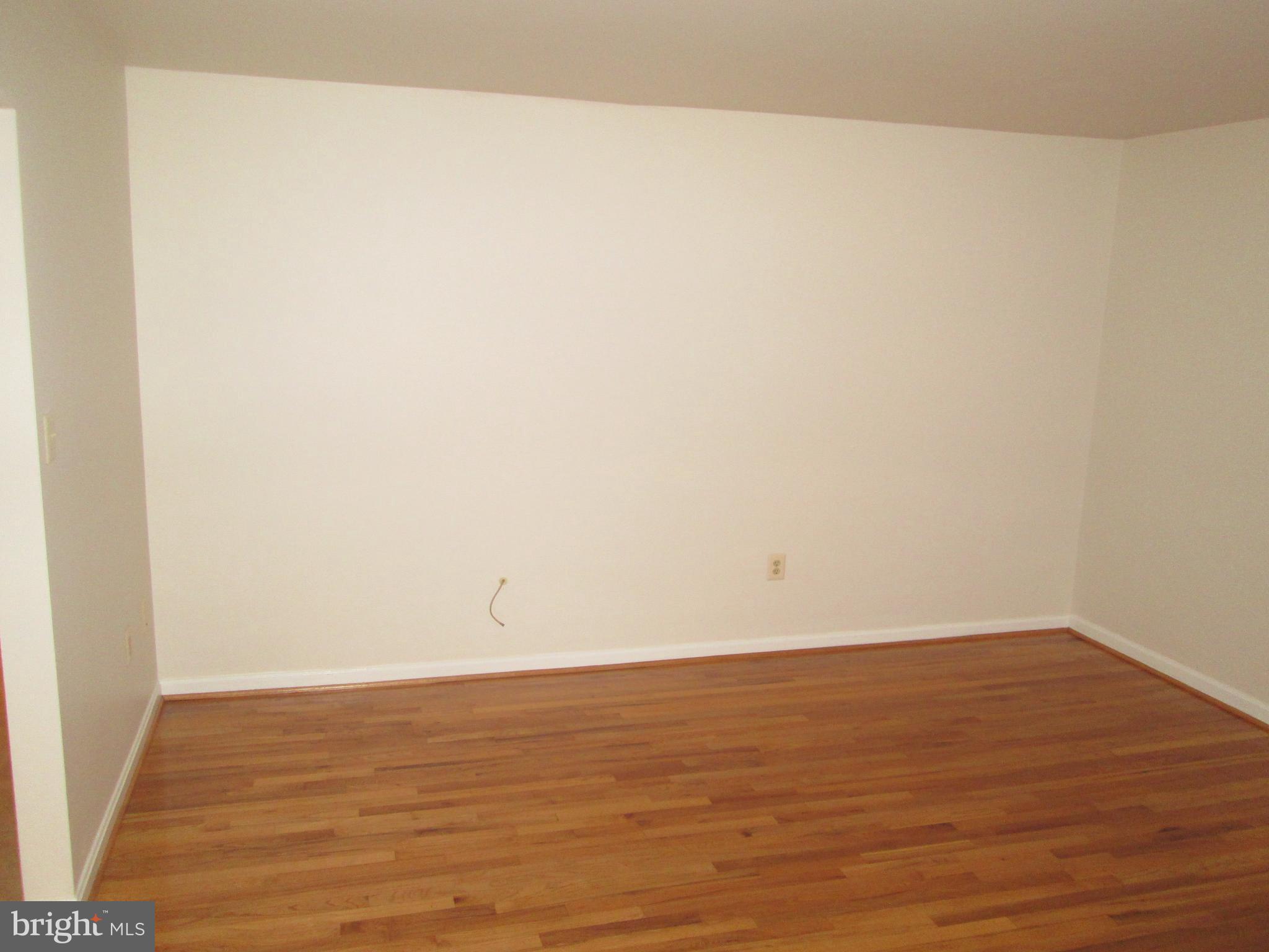 WILLIAMSBURG SQUARE - Residential Lease