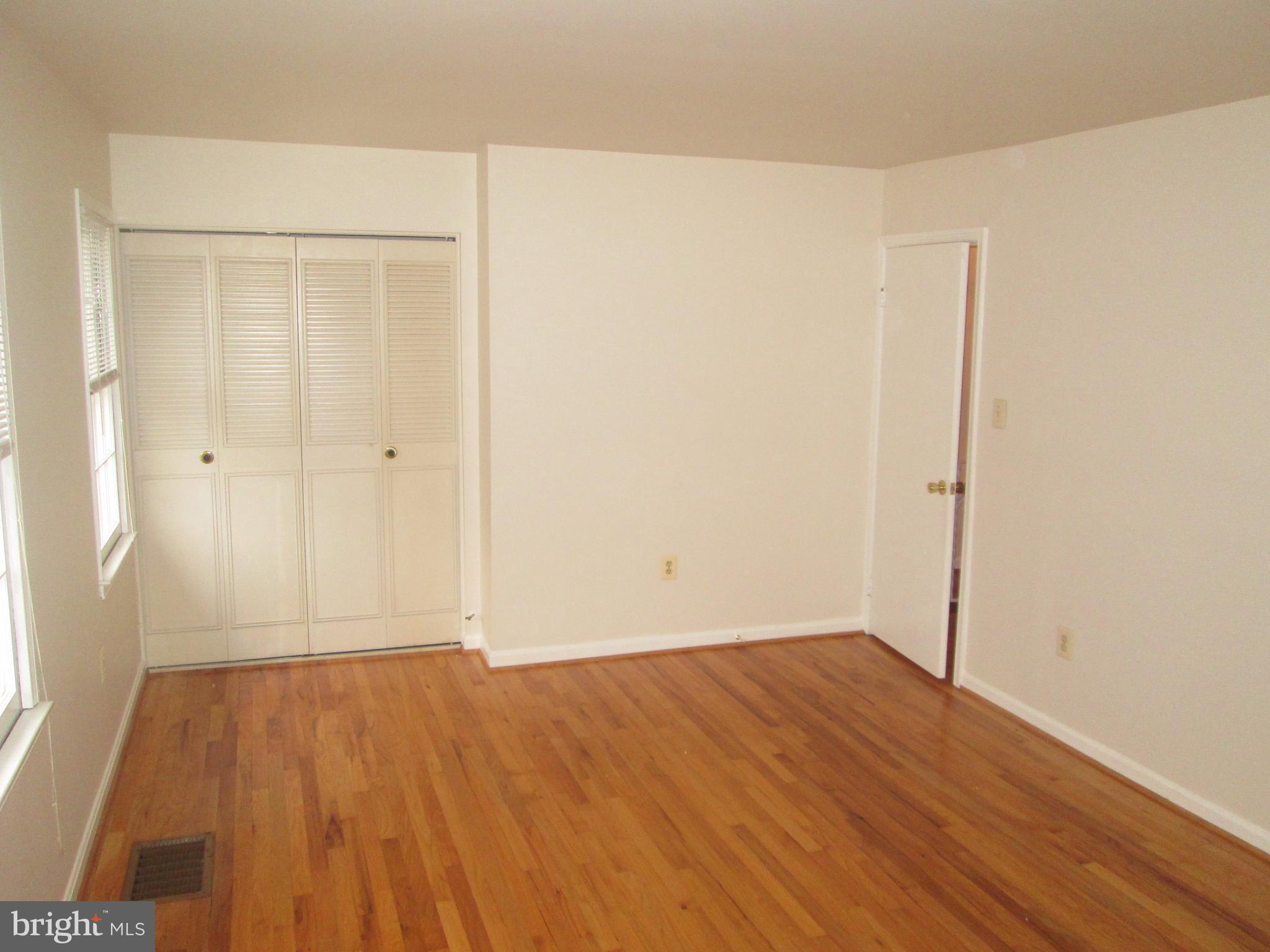 WILLIAMSBURG SQUARE - Residential Lease