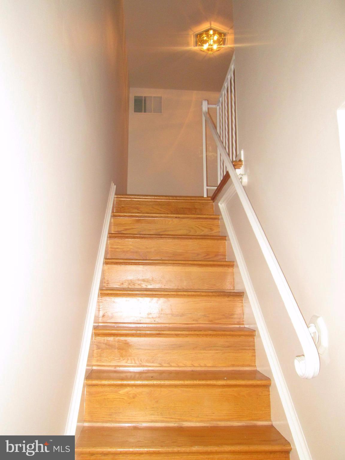 WILLIAMSBURG SQUARE - Residential Lease