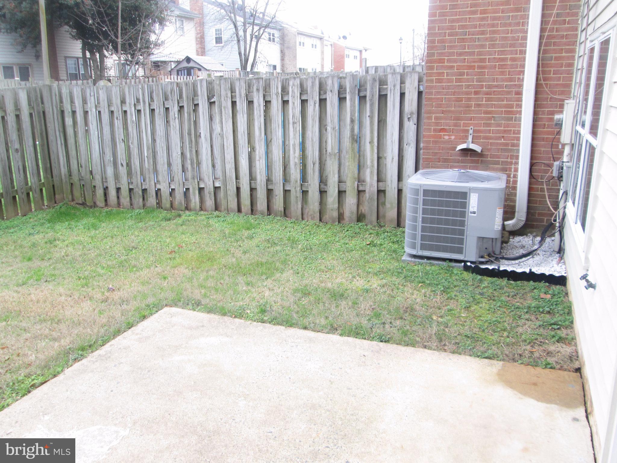 WILLIAMSBURG SQUARE - Residential Lease