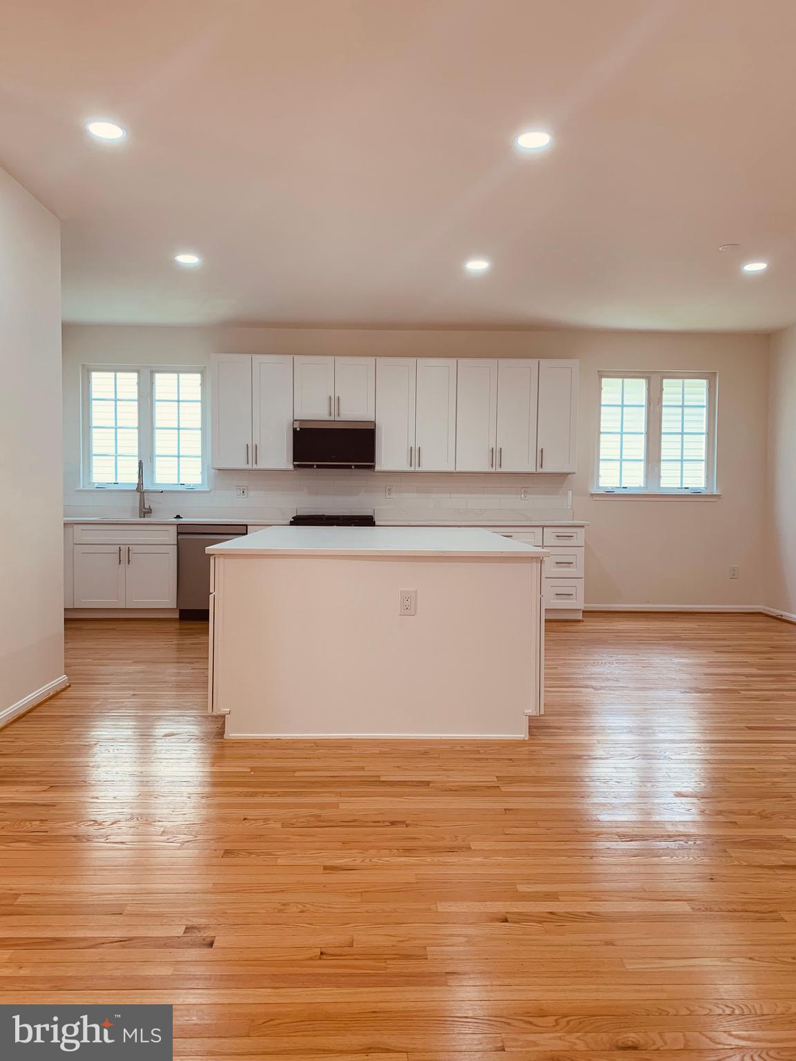 KINGSVIEW VILLAGE - Residential