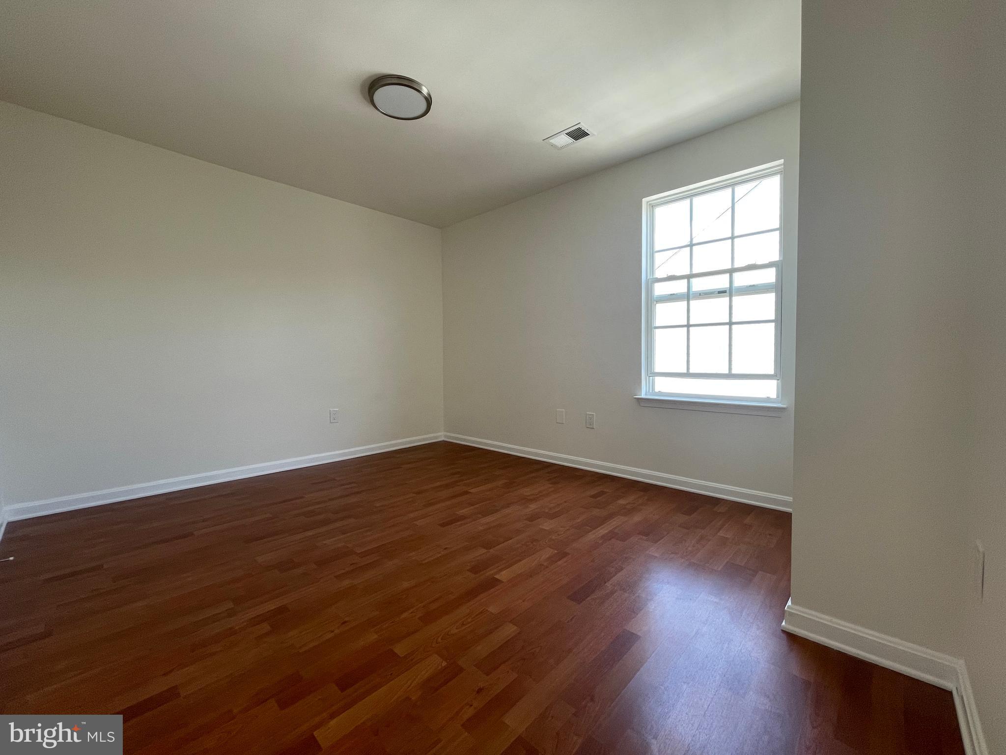 KINGSVIEW VILLAGE - Residential