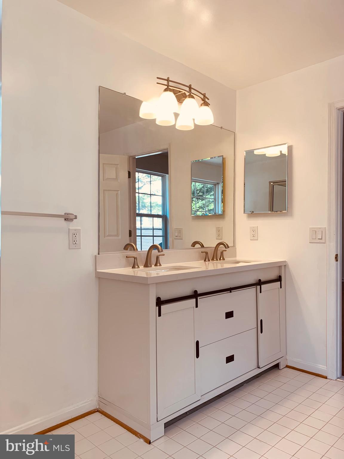 KINGSVIEW VILLAGE - Residential