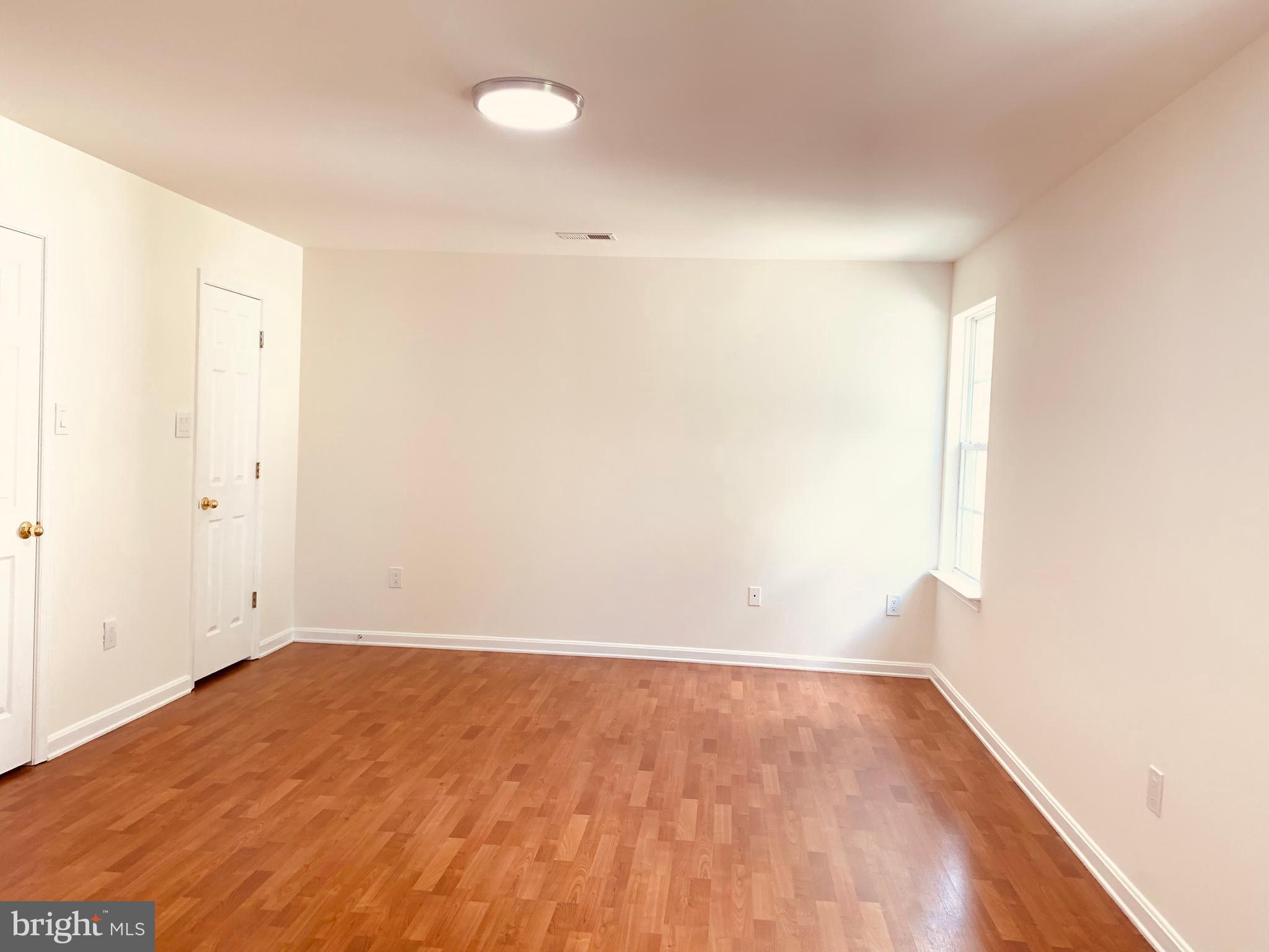 KINGSVIEW VILLAGE - Residential