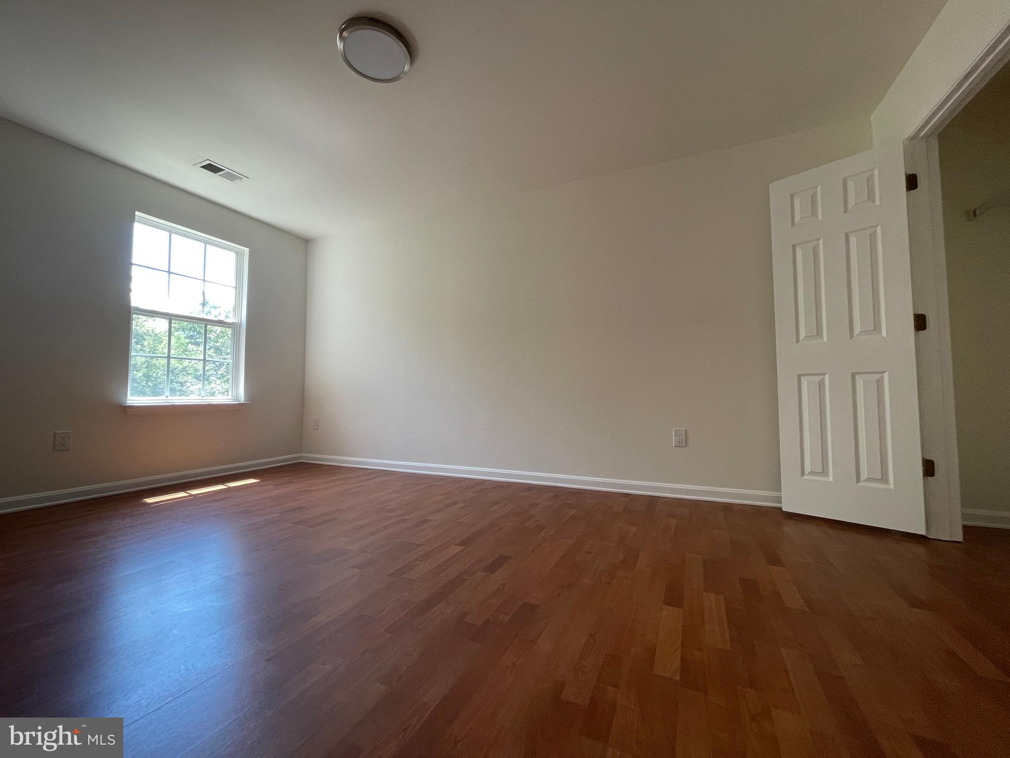 KINGSVIEW VILLAGE - Residential