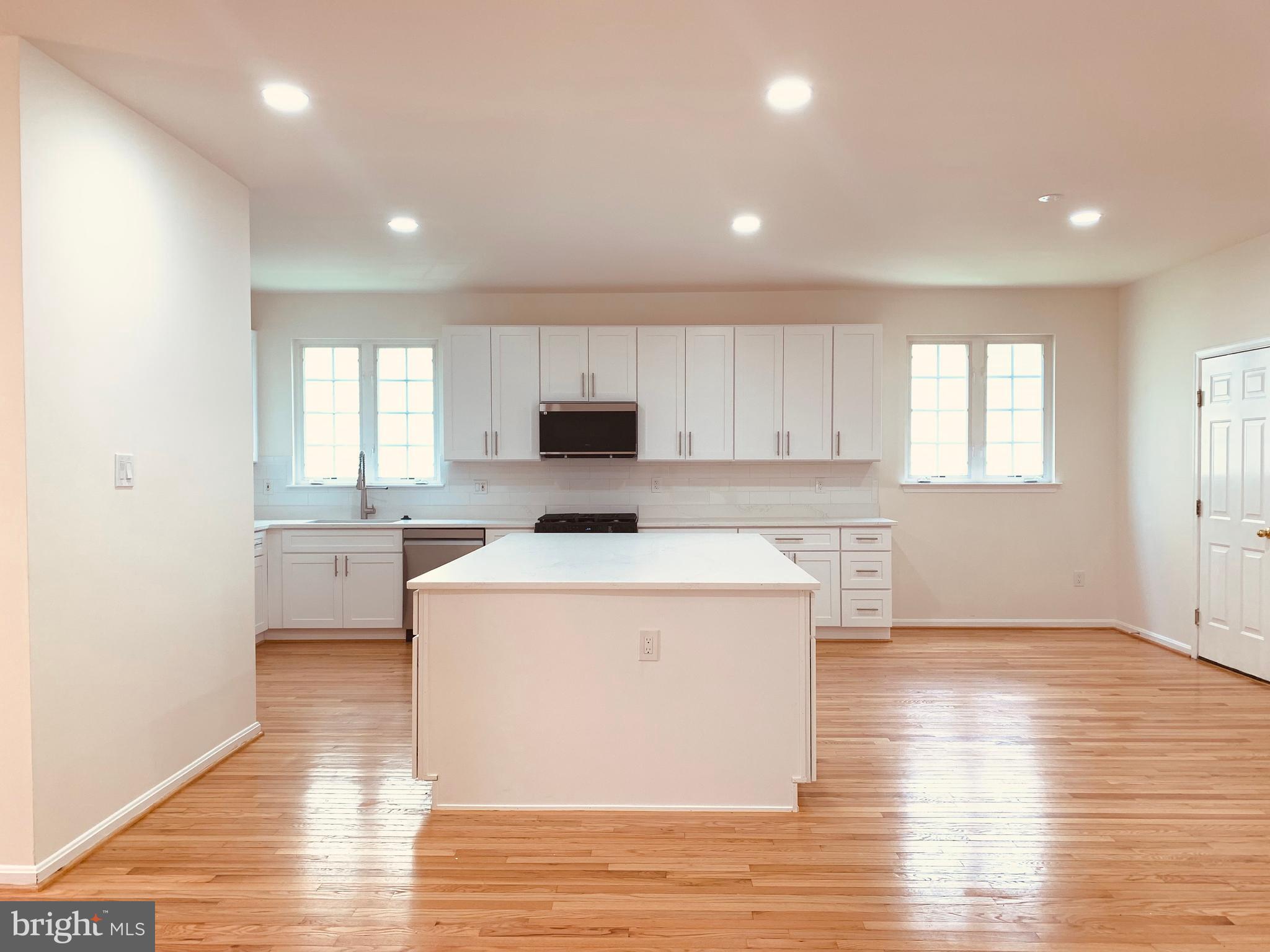 KINGSVIEW VILLAGE - Residential