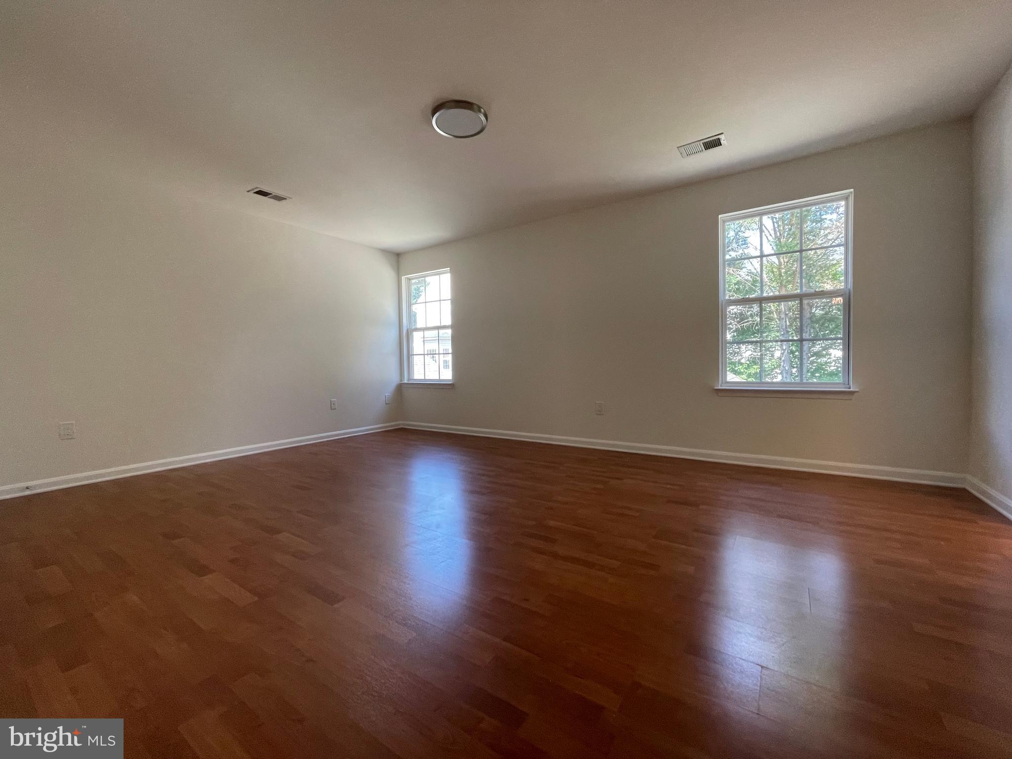 KINGSVIEW VILLAGE - Residential