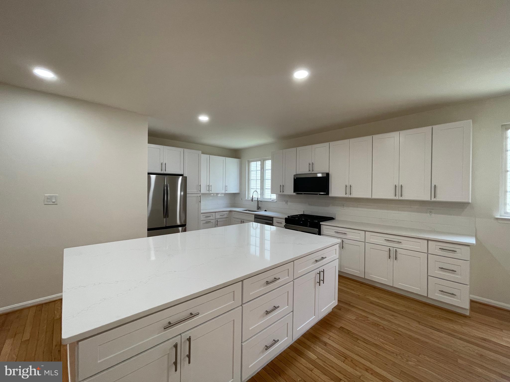 KINGSVIEW VILLAGE - Residential