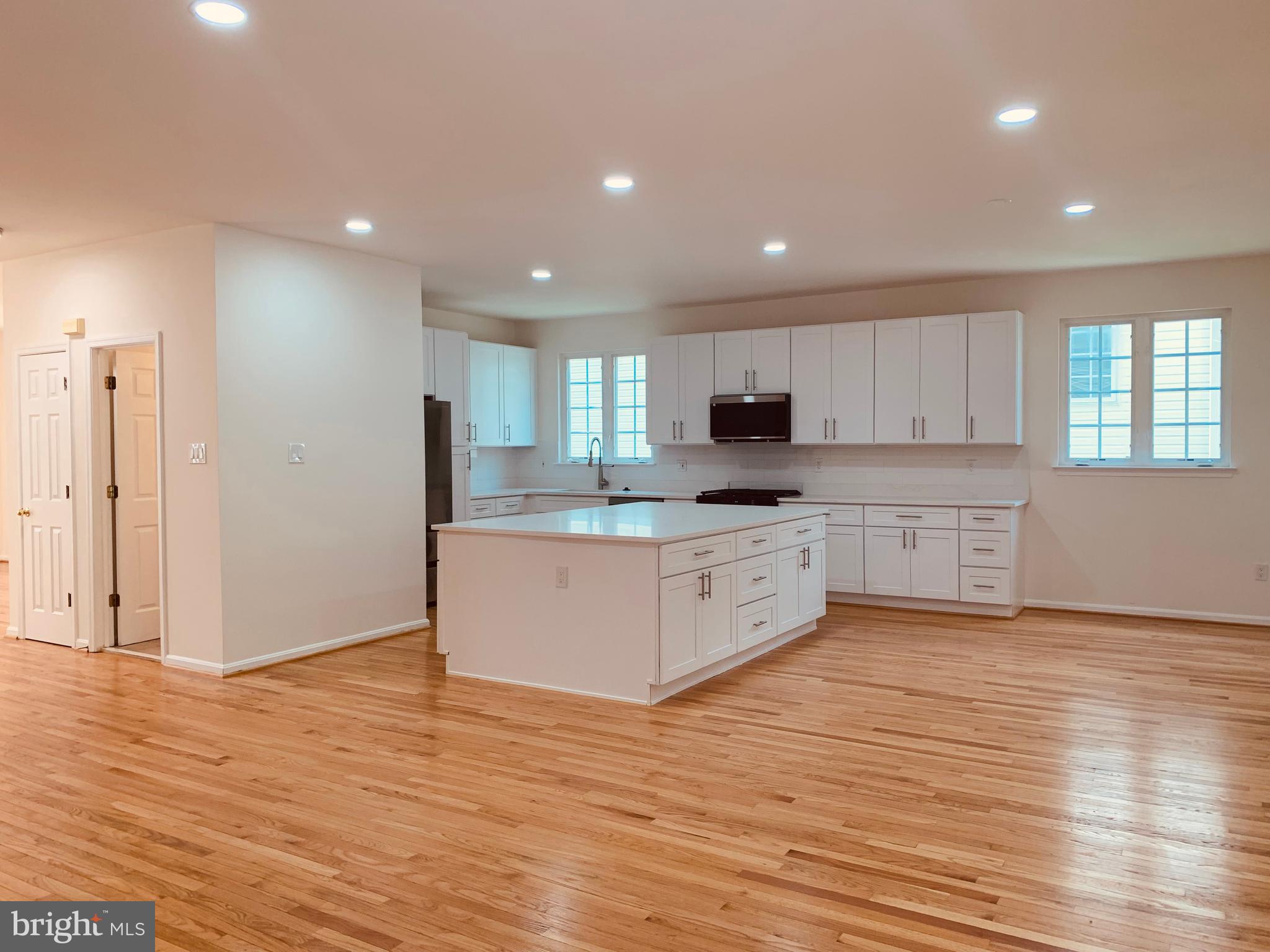 KINGSVIEW VILLAGE - Residential