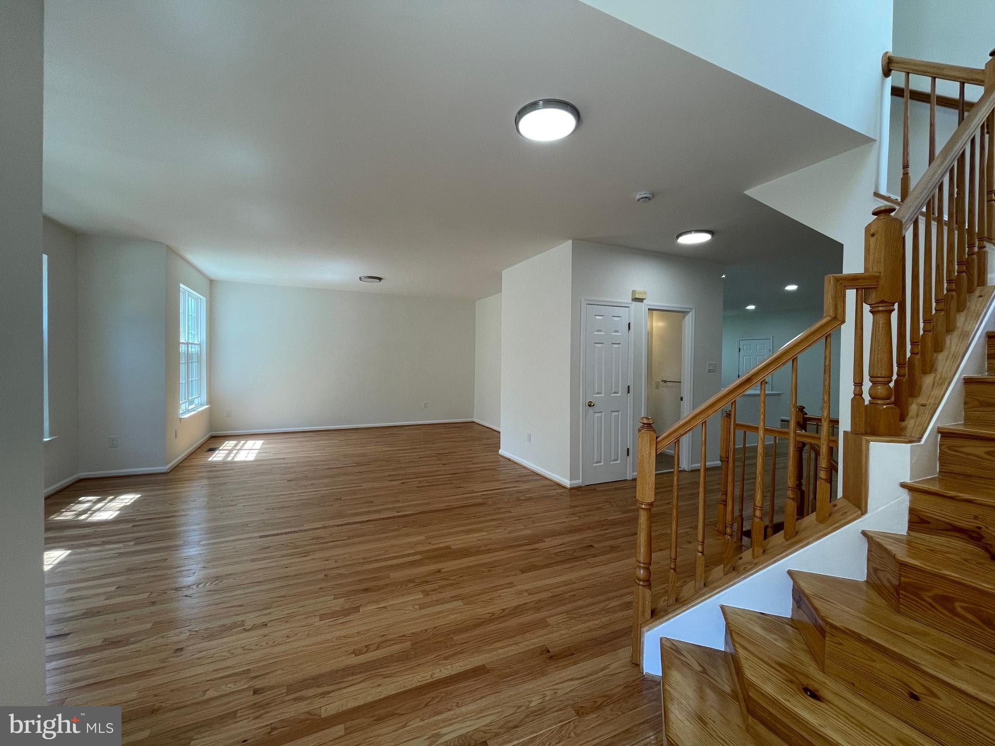 KINGSVIEW VILLAGE - Residential