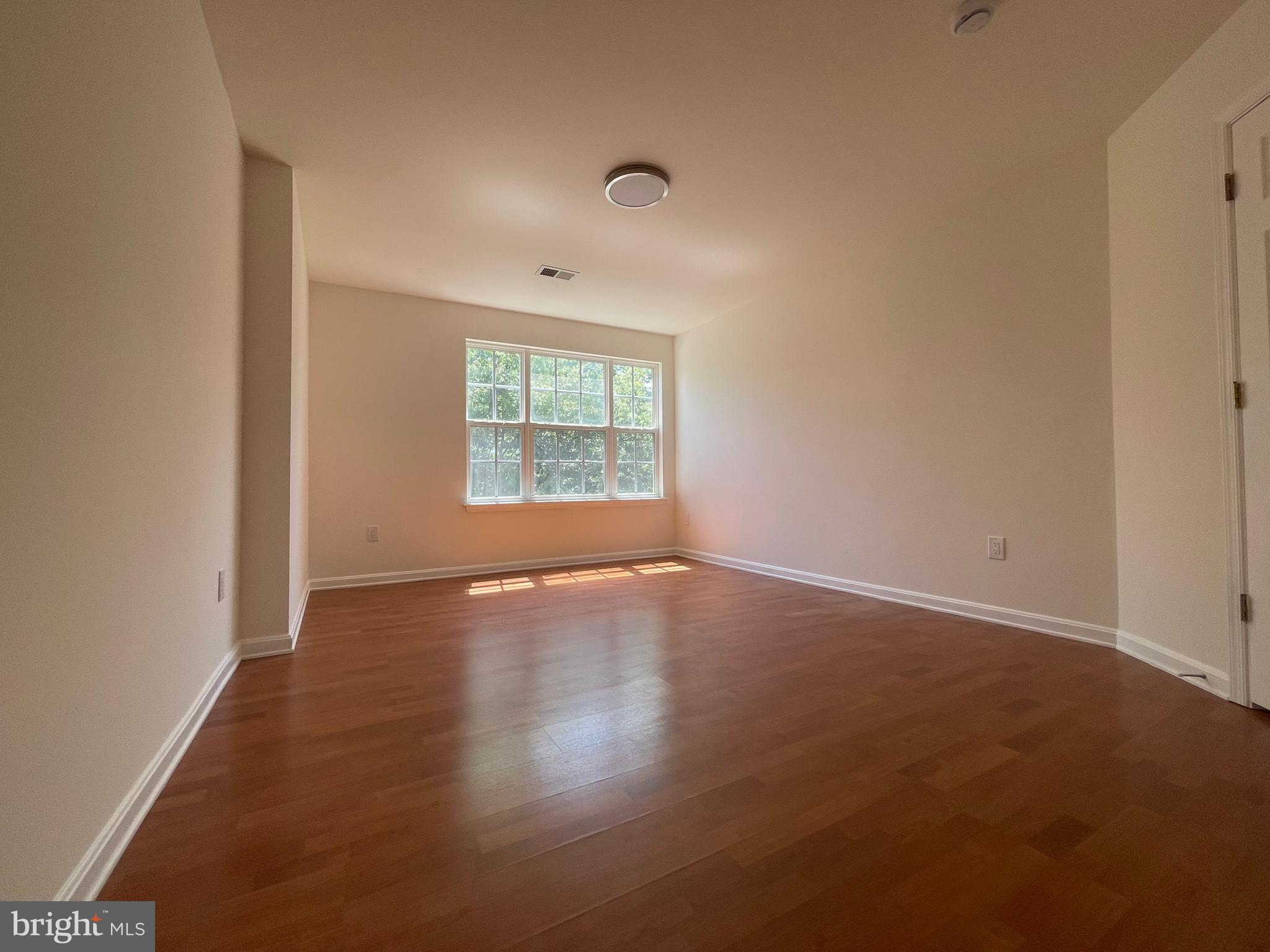 KINGSVIEW VILLAGE - Residential