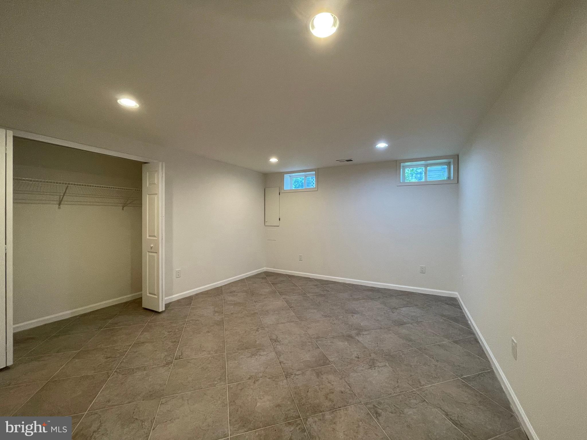 KINGSVIEW VILLAGE - Residential