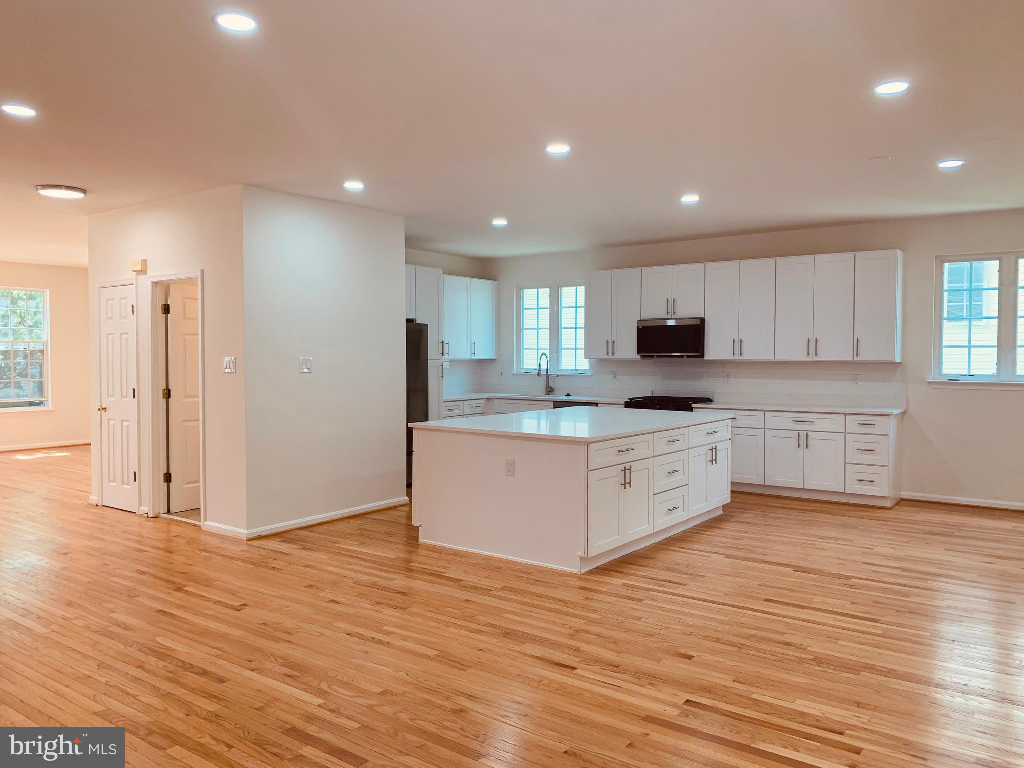 KINGSVIEW VILLAGE - Residential