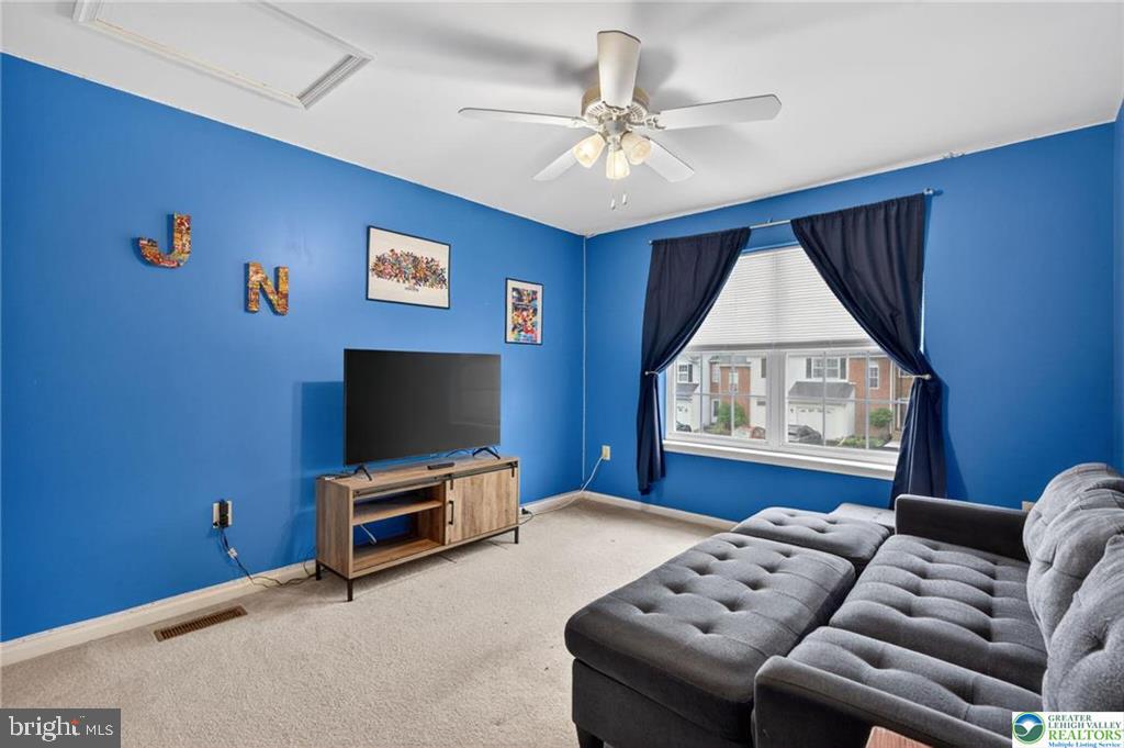 SUMMER LEA - Residential