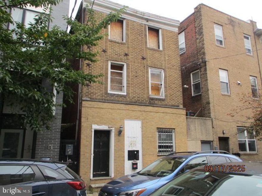 Three story home located in the Bella Vista section of Philadelphia. Access to the home is not permitted.
Agent has not had access. Unknown condition. Subject is close to public transportation, shopping, local cafe's and restaurants and major highways. Only one block from South Street. Proof of funds are needed with all cash offers. Buyer is responsible for both sides of the transfer tax and the City Certification. Property is to be sold in "as is" condition. This property is eligible under the Freddie Mac First Look Initiative through 4/25/2026.