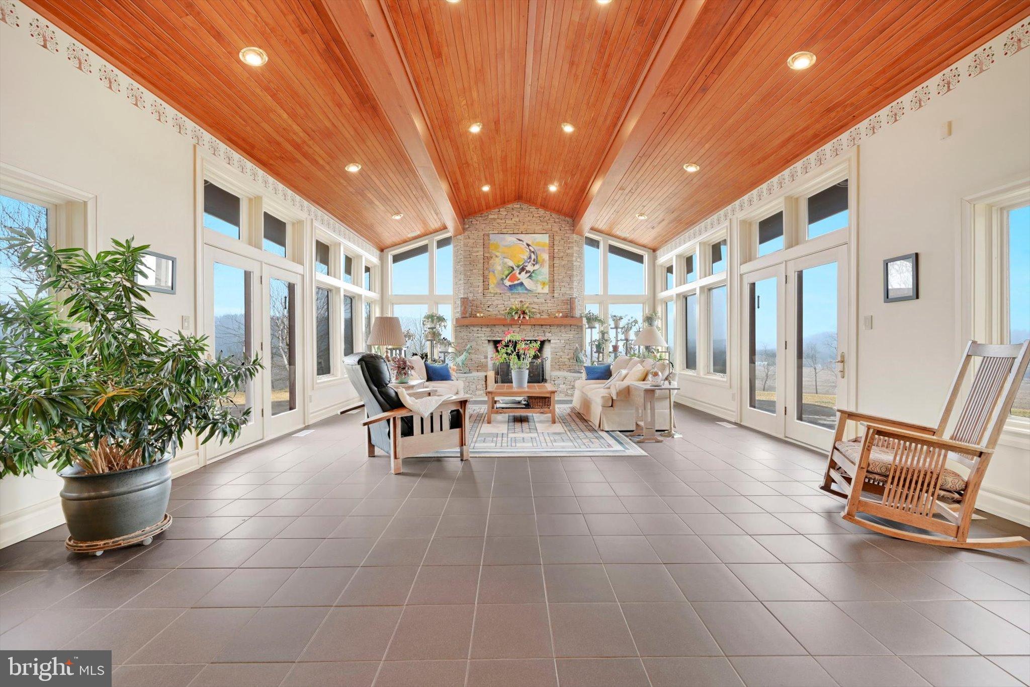 LANDINGVILLE - Residential