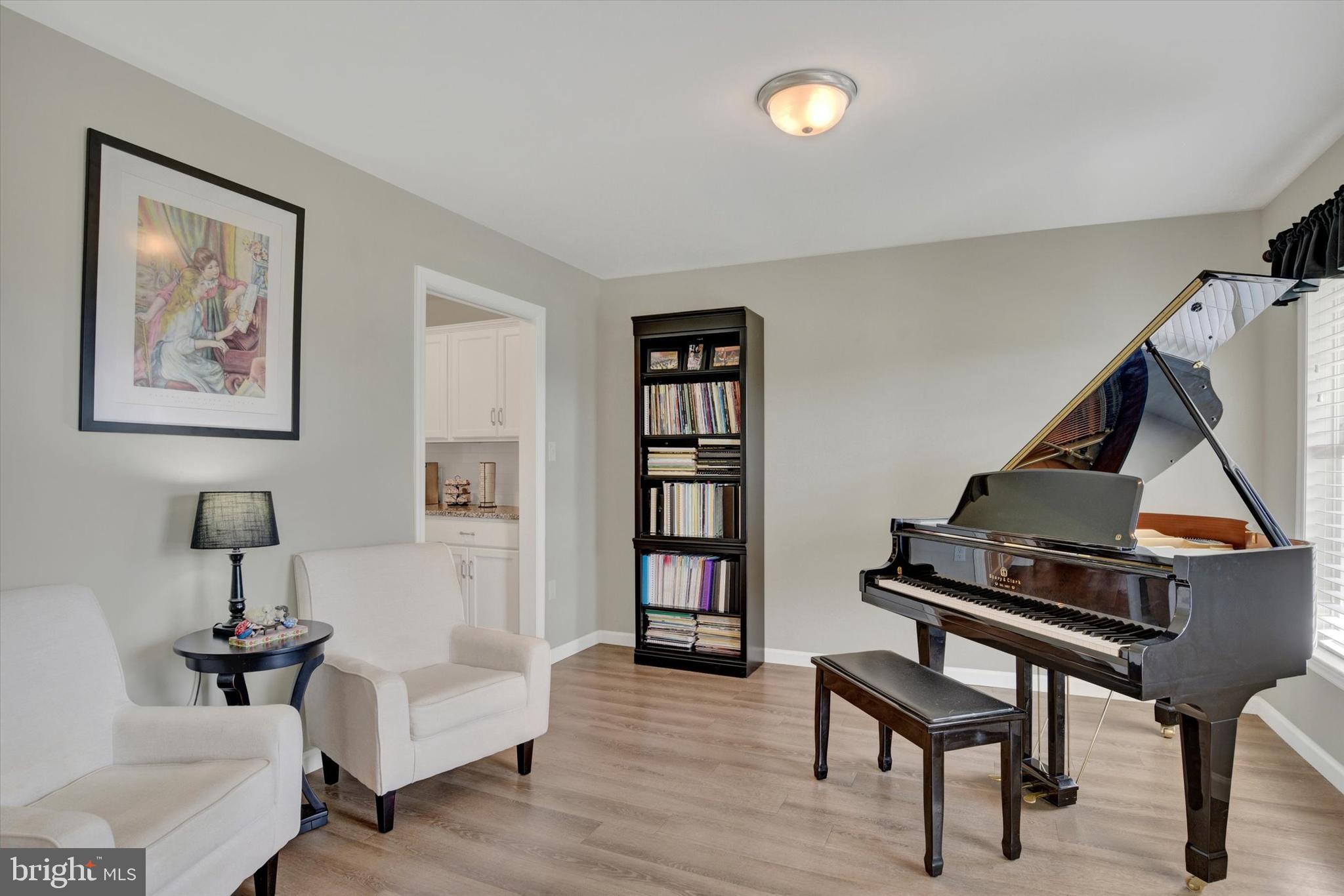 464 APPLE HOLLOW ROAD