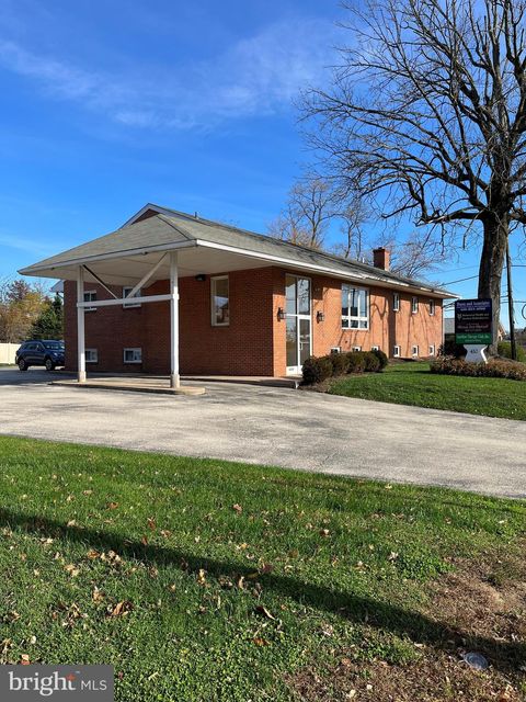 Photo of 410 Township Line Road, HAVERTOWN, PA 19083 (MLS # PADE2083604)